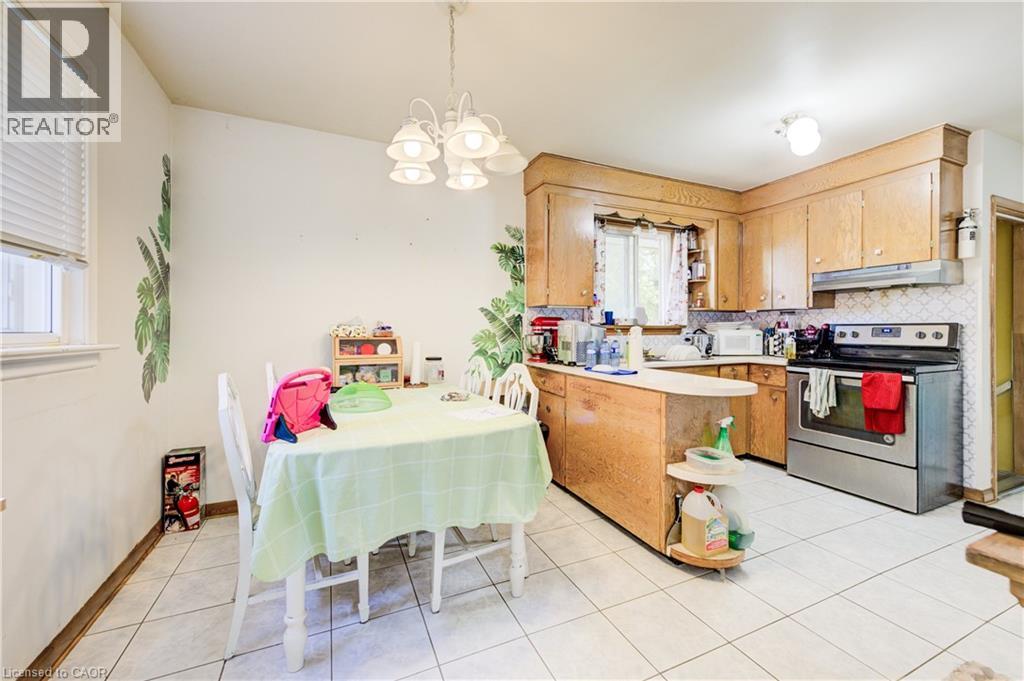 18 Edinburgh Drive, St. Catharines, Ontario  L2M 3H1 - Photo 9 - 40770161