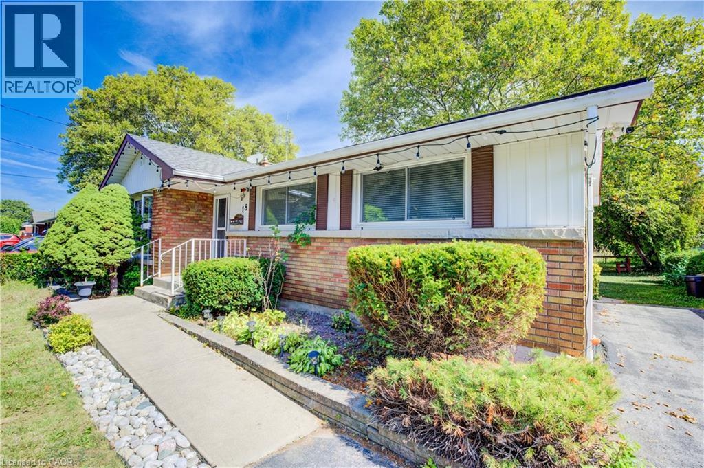 18 Edinburgh Drive, St. Catharines, Ontario  L2M 3H1 - Photo 2 - 40770161
