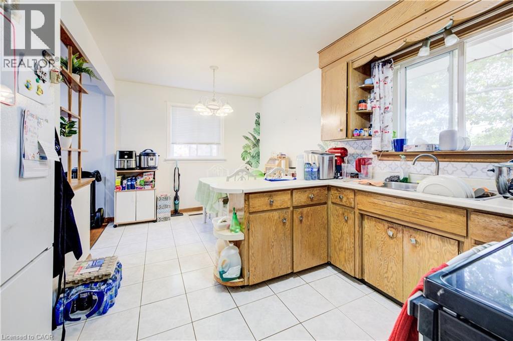 18 Edinburgh Drive, St. Catharines, Ontario  L2M 3H1 - Photo 11 - 40770161