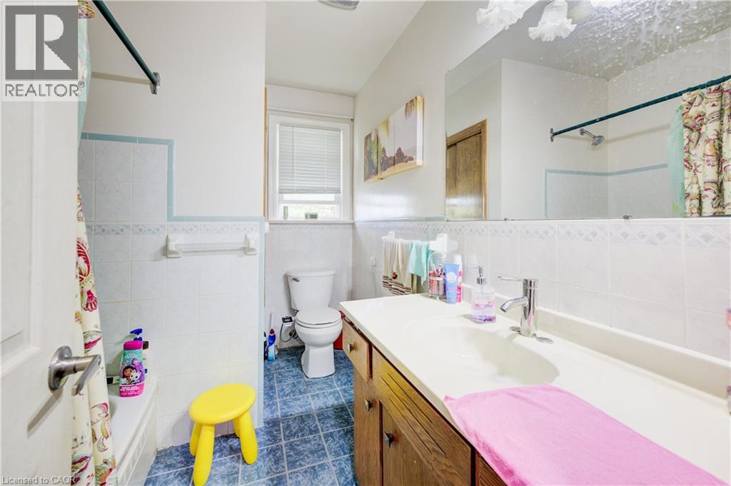 18 Edinburgh Drive, St. Catharines, Ontario  L2M 3H1 - Photo 15 - 40770161