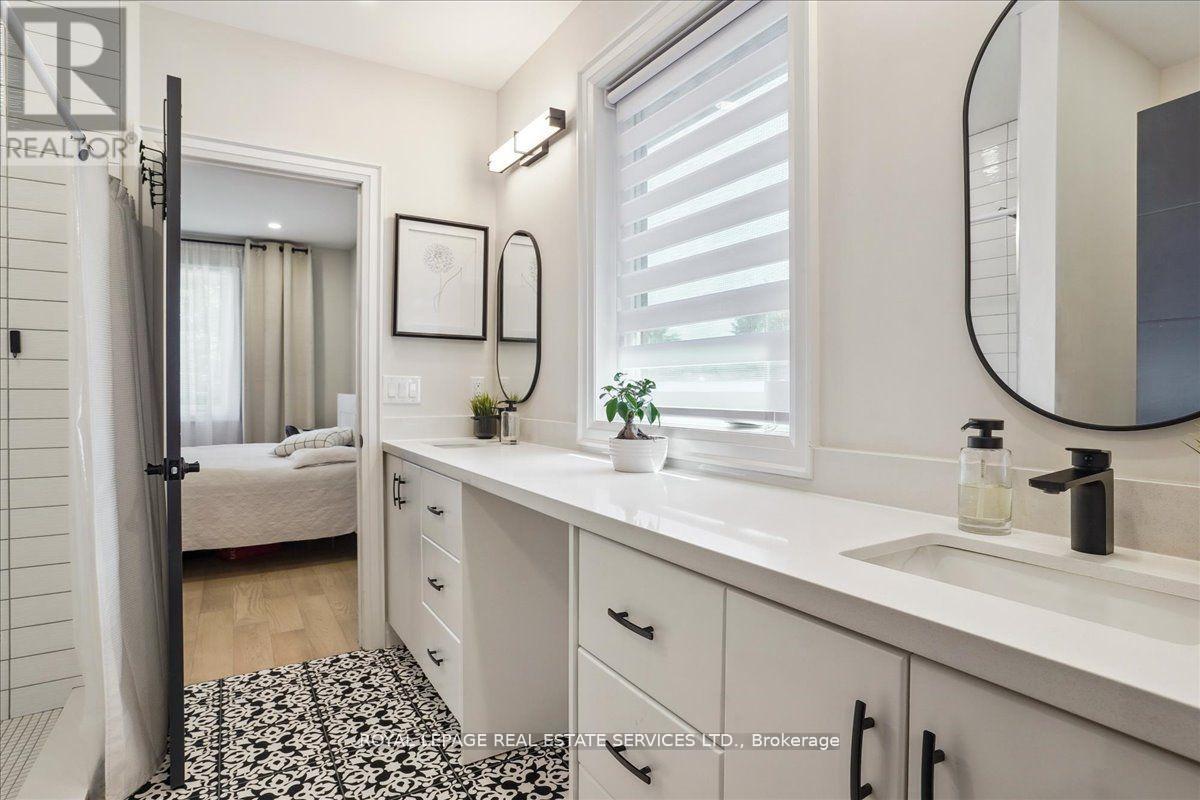 24 Peel Street N, Hamilton, Ontario  L9H 2Z9 - Photo 25 - X12412780