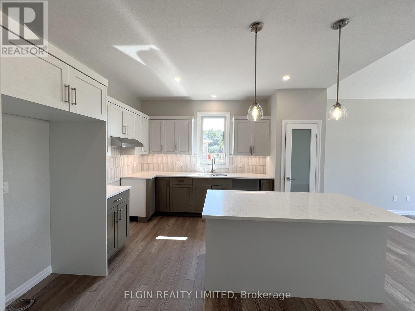 7 Columbus Court, Central Elgin, Ontario  N5P 0E5 - Photo 10 - X12413107