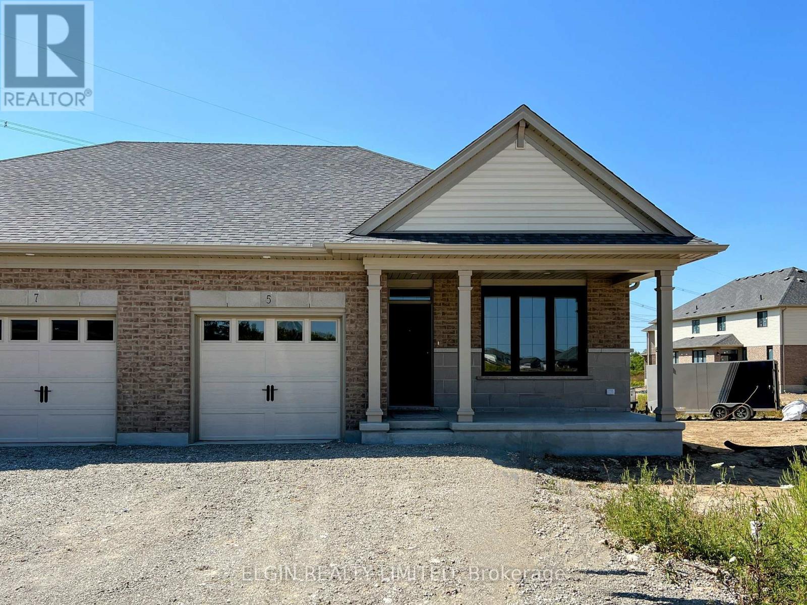 5 Columbus Court, Central Elgin, Ontario  N5P 0E5 - Photo 1 - X12413111