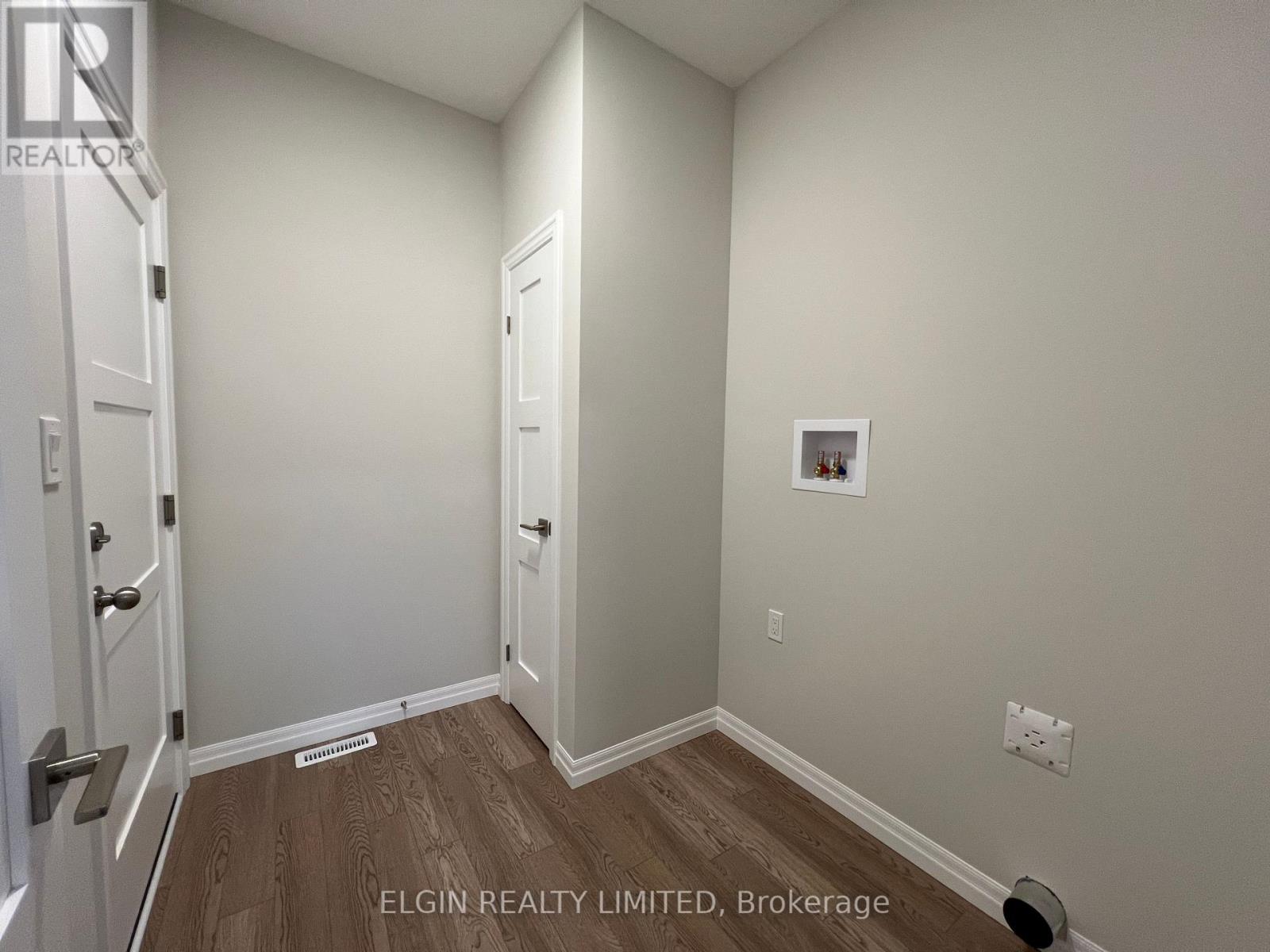 5 Columbus Court, Central Elgin, Ontario  N5P 0E5 - Photo 9 - X12413111