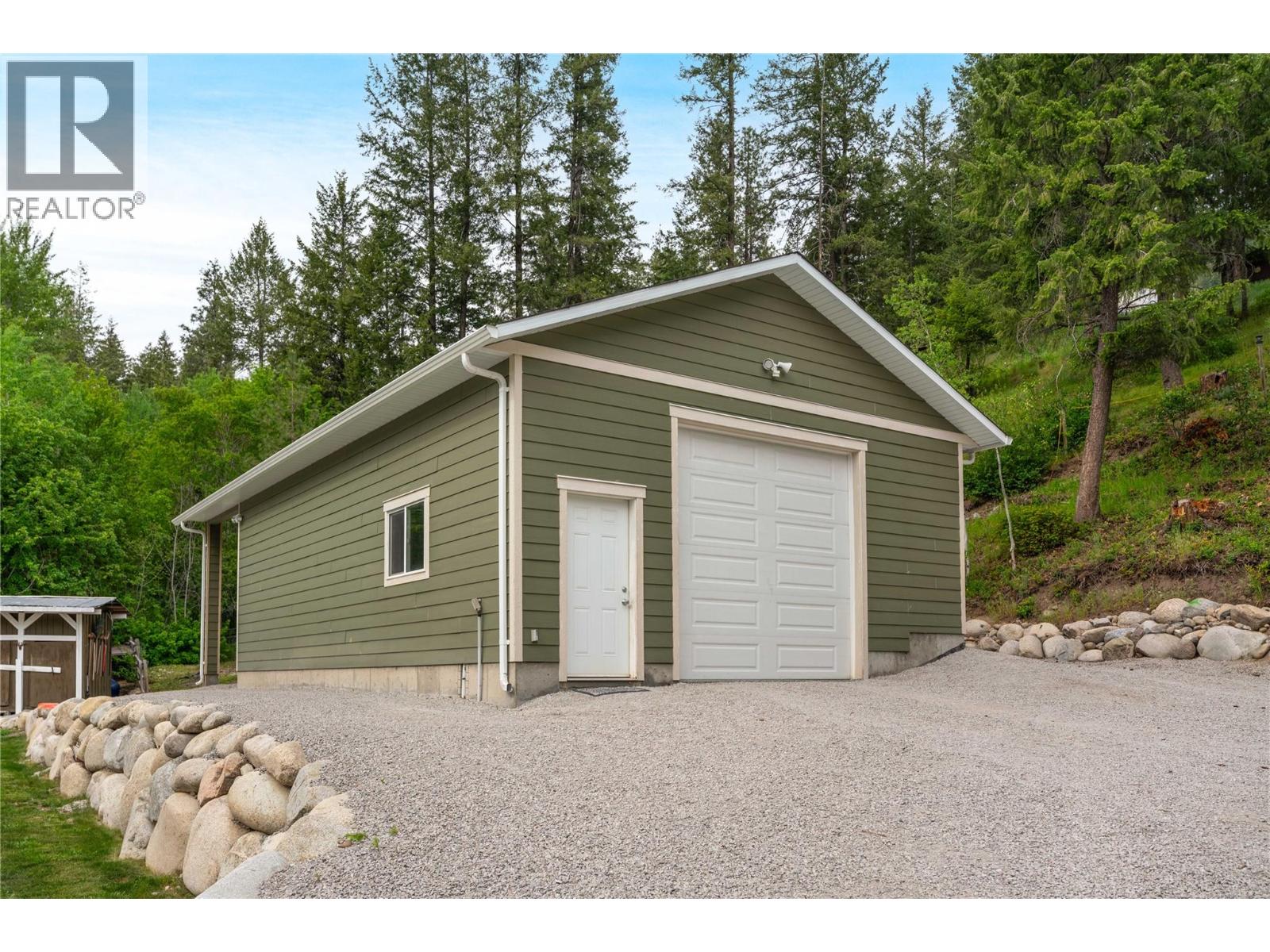 4635 Trepanier Road Peachland Photo 35