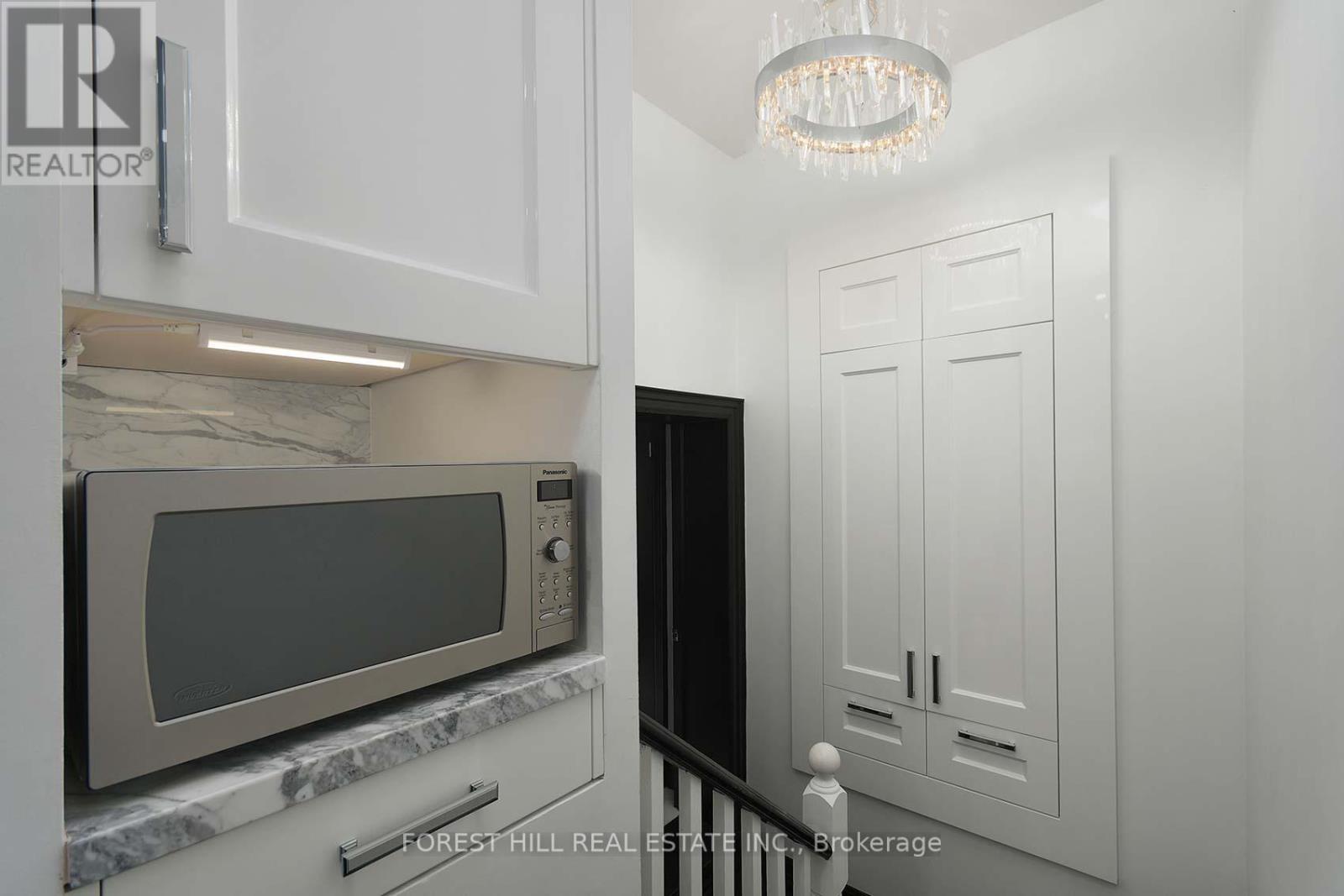 16 Forest Ridge Drive, Toronto, Ontario  M6B 1H1 - Photo 14 - C12413020