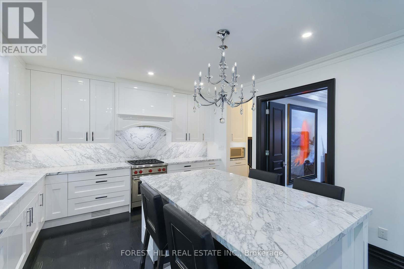 16 Forest Ridge Drive, Toronto, Ontario  M6B 1H1 - Photo 16 - C12413020