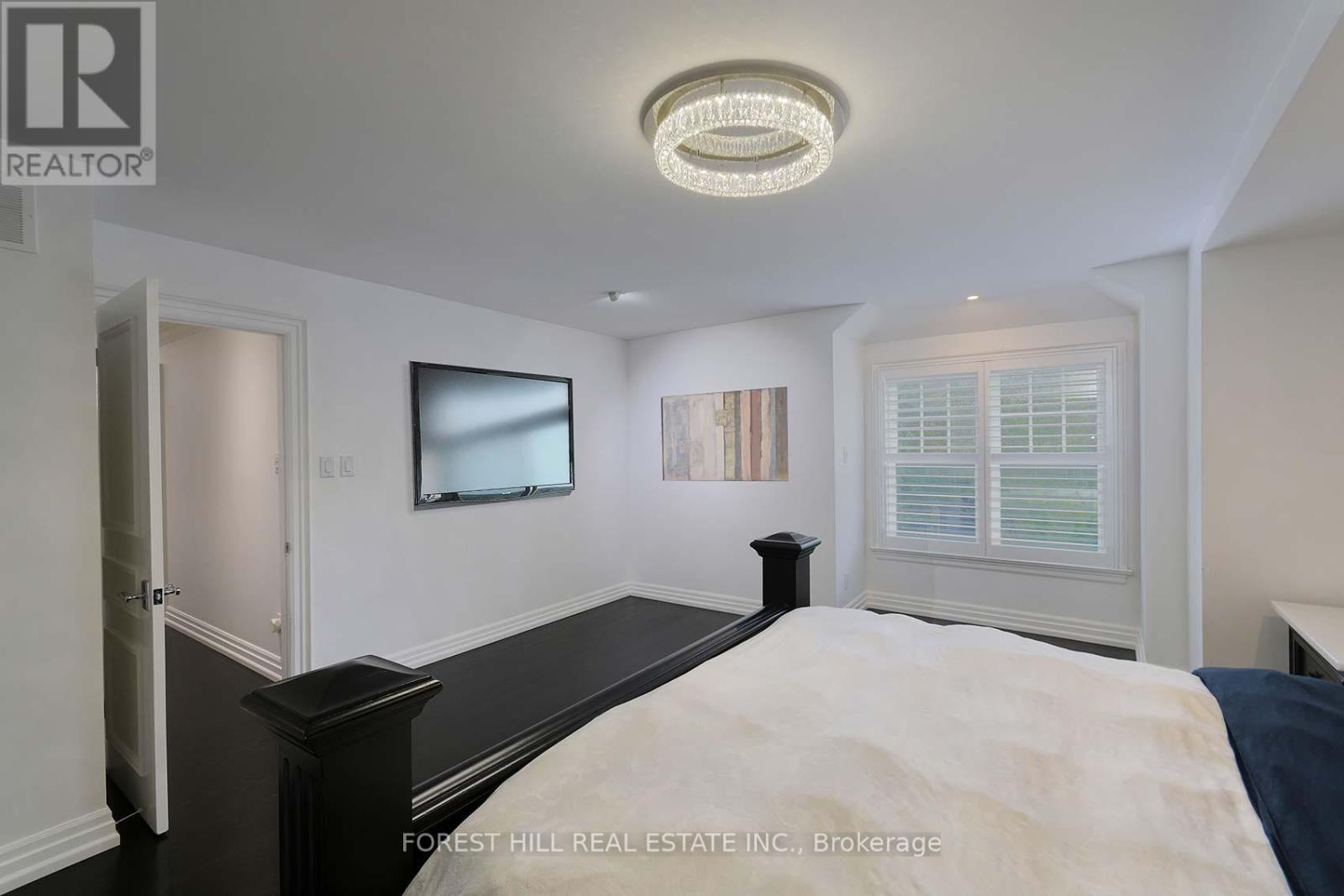 16 Forest Ridge Drive, Toronto, Ontario  M6B 1H1 - Photo 25 - C12413020