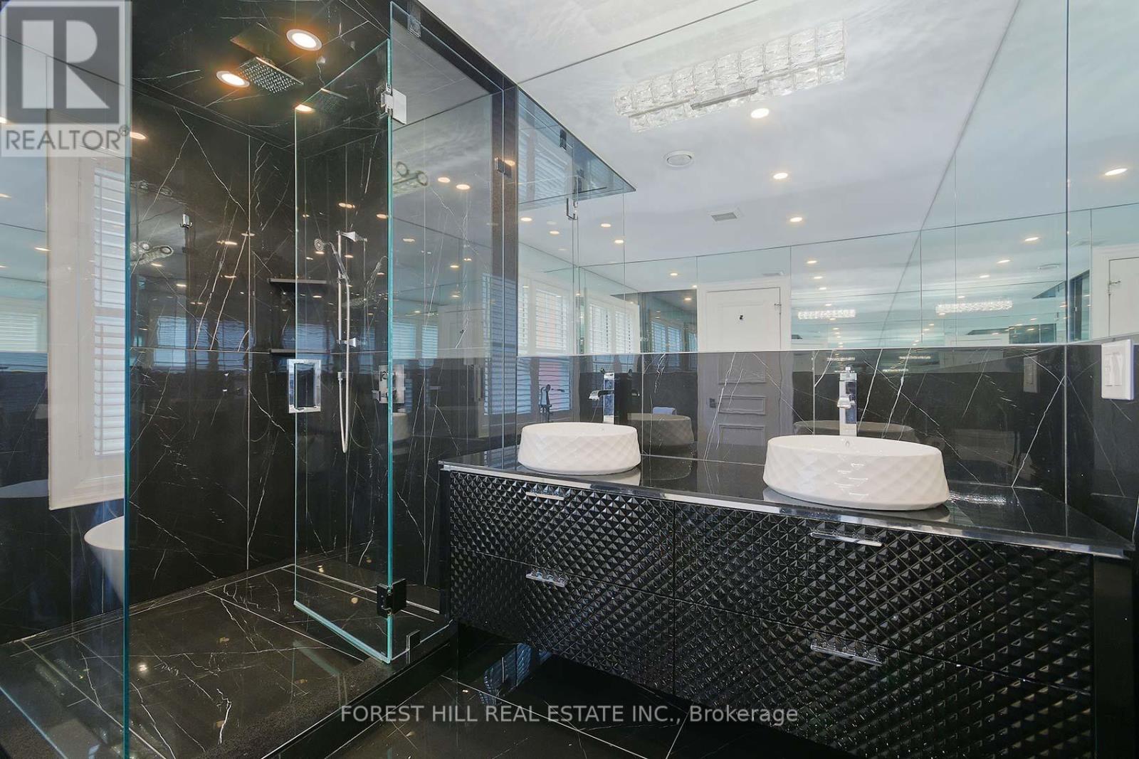 16 Forest Ridge Drive, Toronto, Ontario  M6B 1H1 - Photo 28 - C12413020
