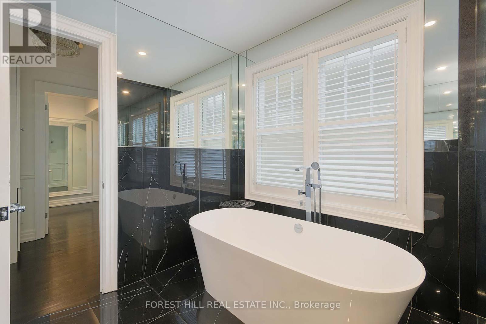 16 Forest Ridge Drive, Toronto, Ontario  M6B 1H1 - Photo 29 - C12413020