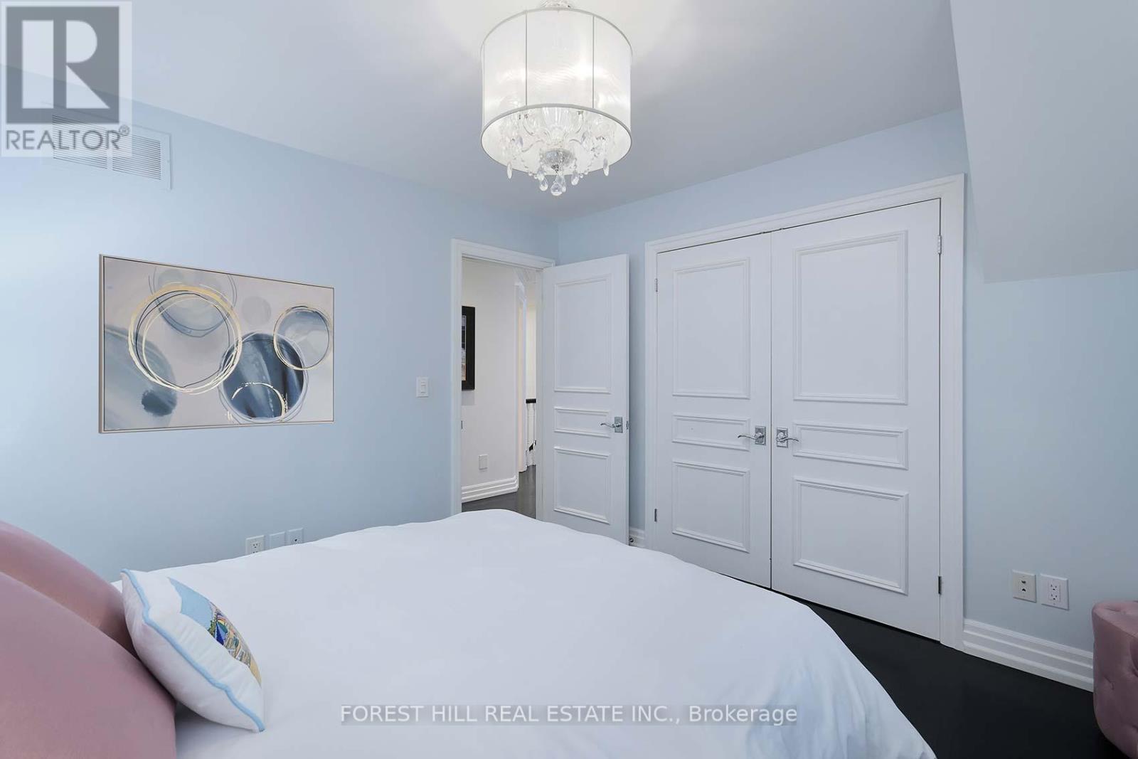 16 Forest Ridge Drive, Toronto, Ontario  M6B 1H1 - Photo 33 - C12413020