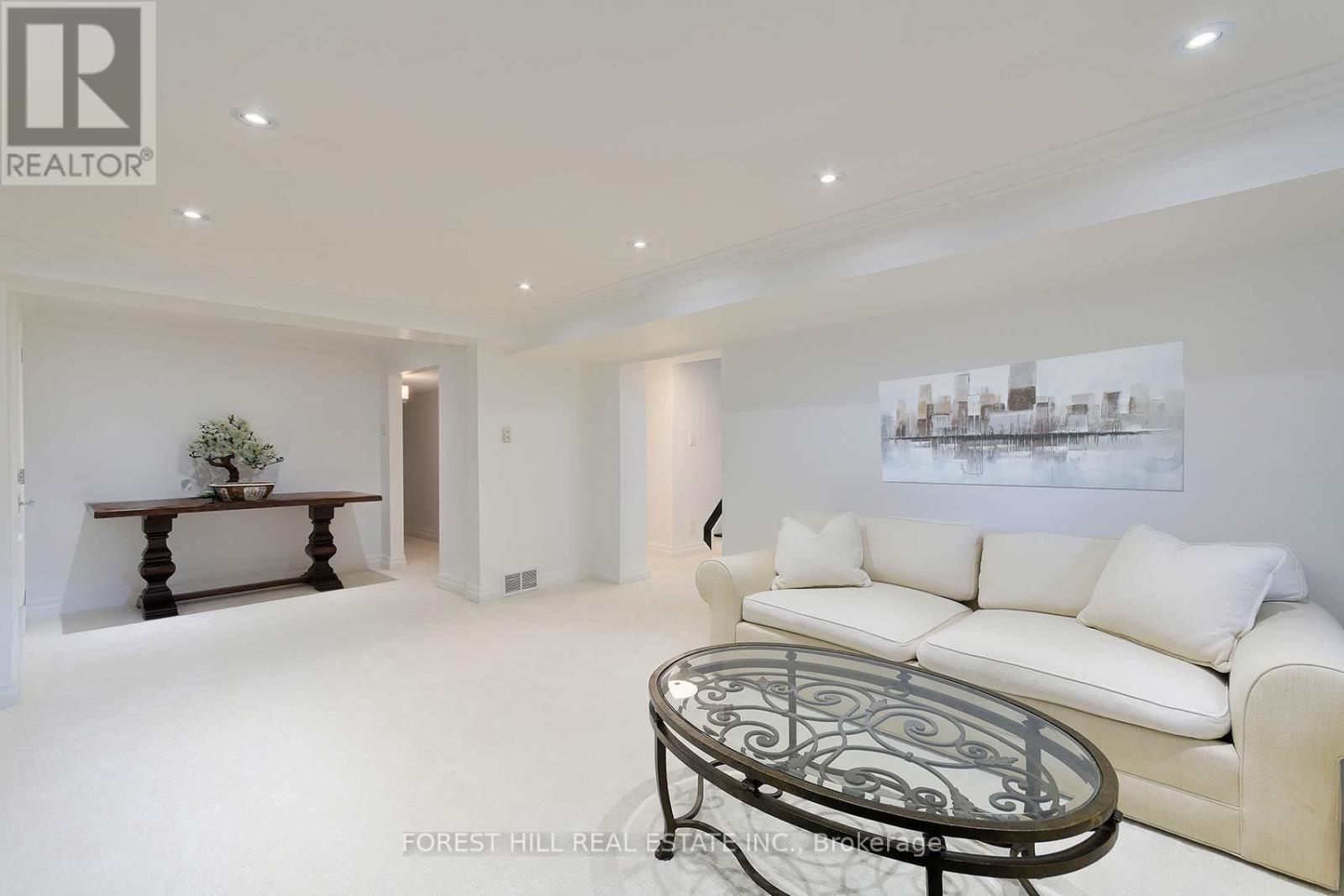 16 Forest Ridge Drive, Toronto, Ontario  M6B 1H1 - Photo 40 - C12413020