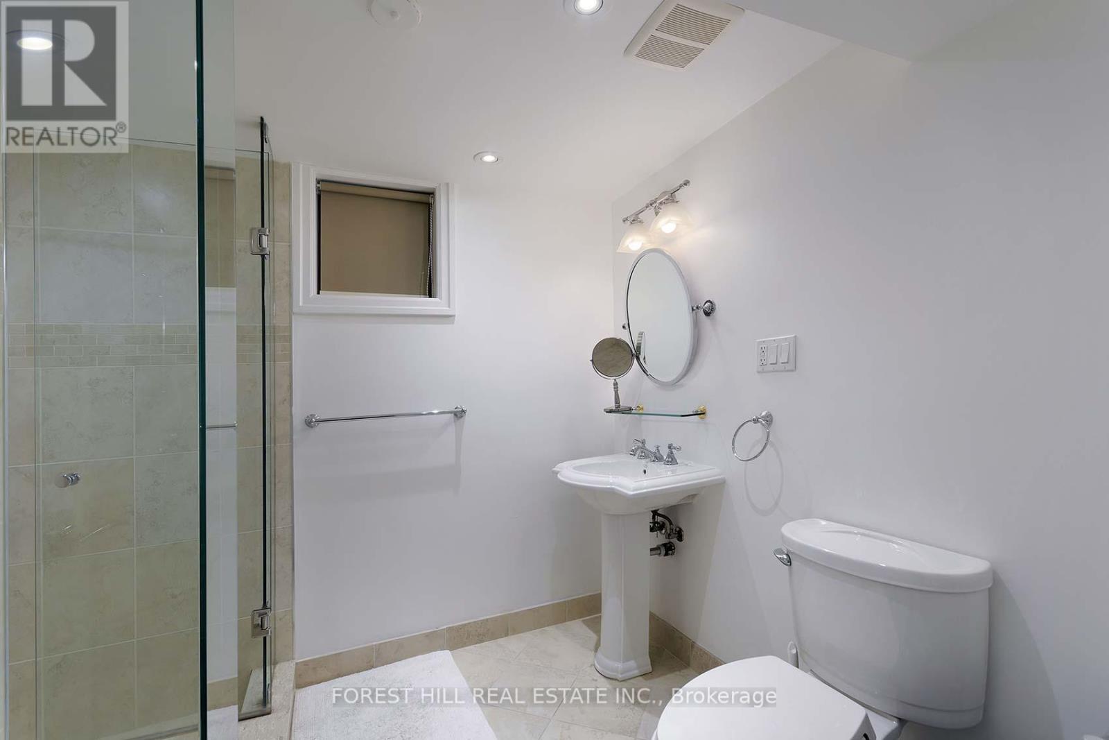 16 Forest Ridge Drive, Toronto, Ontario  M6B 1H1 - Photo 45 - C12413020