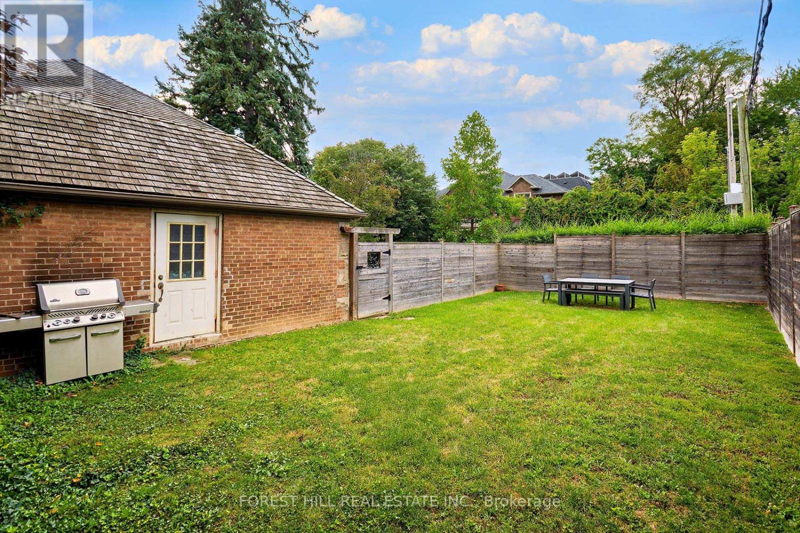 16 Forest Ridge Drive, Toronto, Ontario  M6B 1H1 - Photo 46 - C12413020