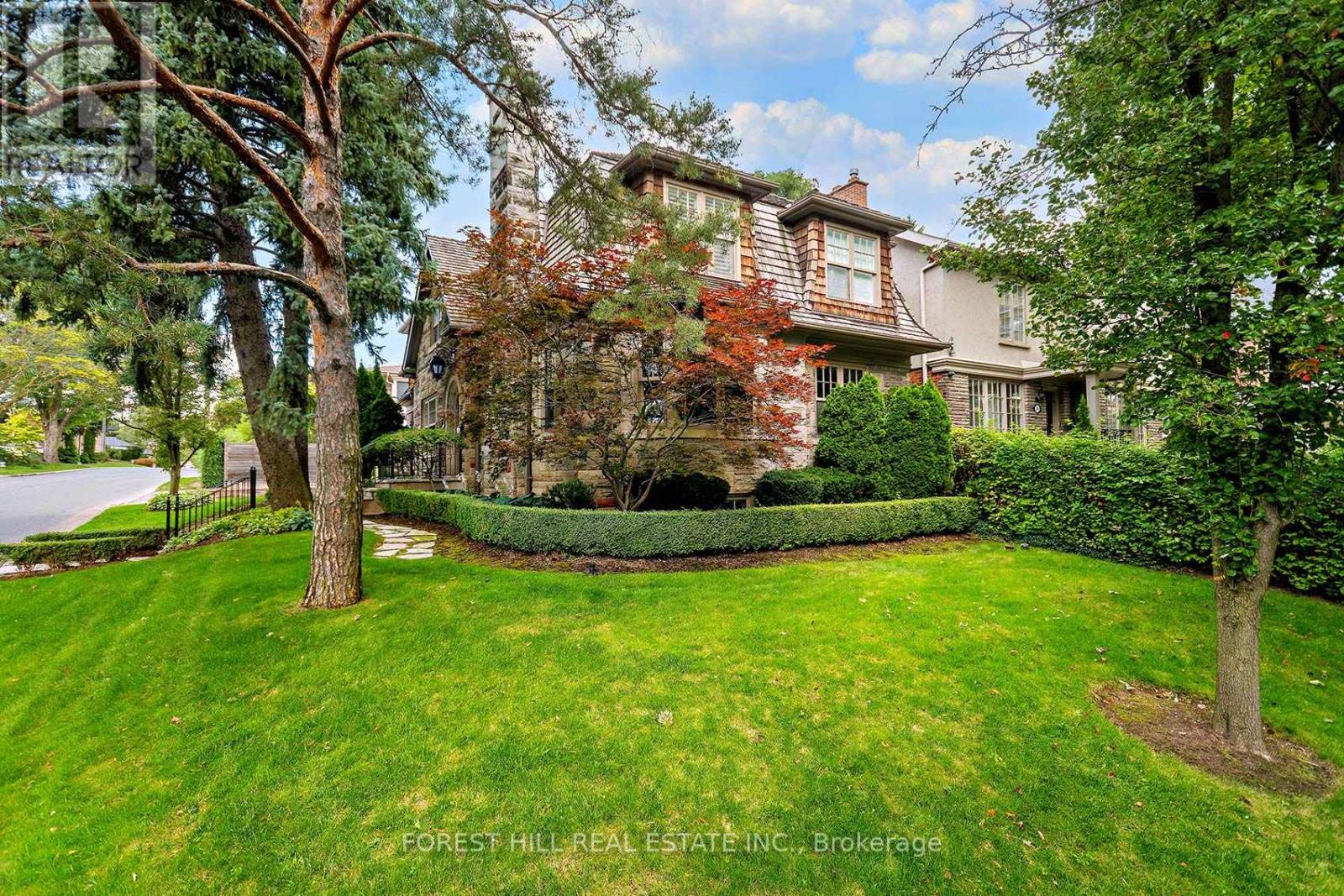 16 Forest Ridge Drive, Toronto, Ontario  M6B 1H1 - Photo 50 - C12413020