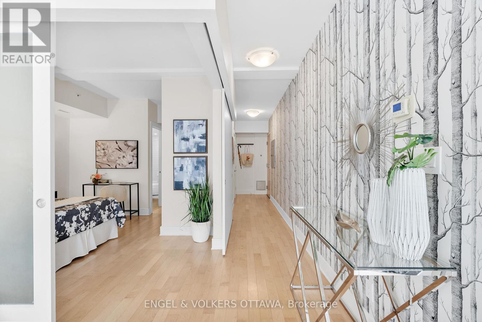 106 - 390 Booth Street, Ottawa, Ontario  K1R 7K6 - Photo 4 - X12413032