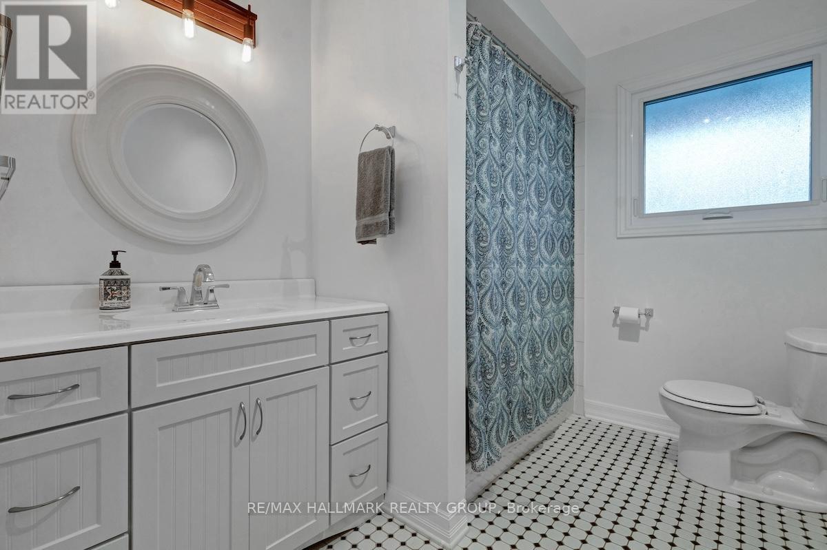 599 Duff Crescent, Ottawa, Ontario  K1J 7C6 - Photo 18 - X12413073