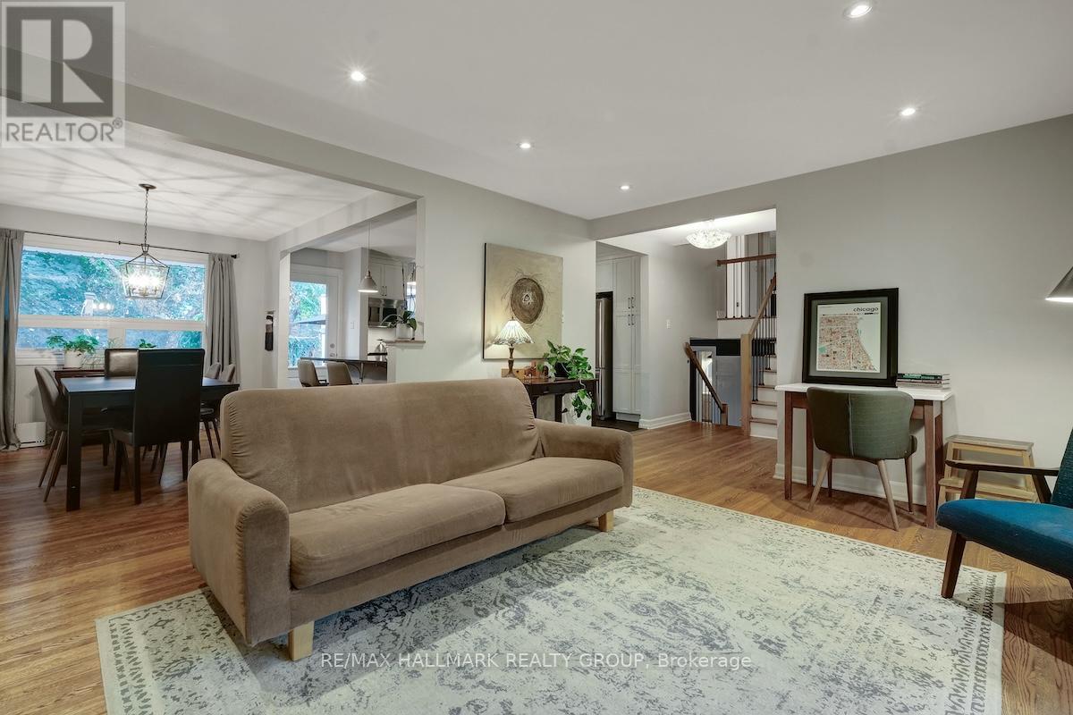 599 Duff Crescent, Ottawa, Ontario  K1J 7C6 - Photo 7 - X12413073