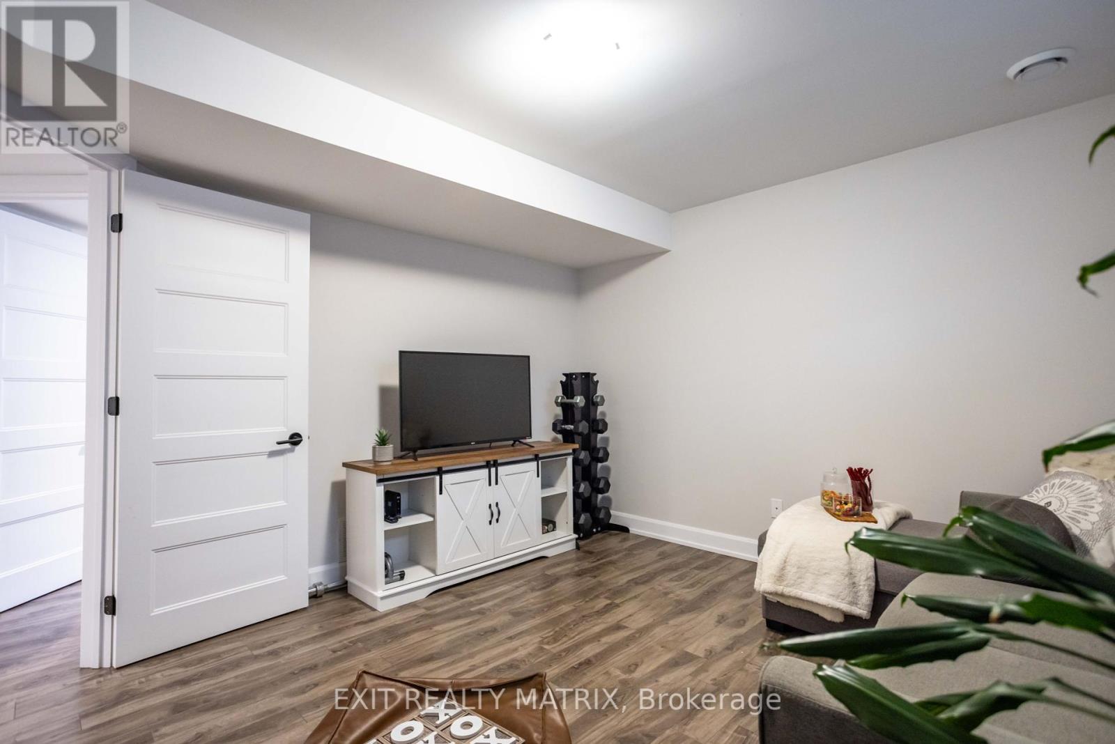 521 Marseille Street, Russell, Ontario  K0A 1W0 - Photo 30 - X12413089