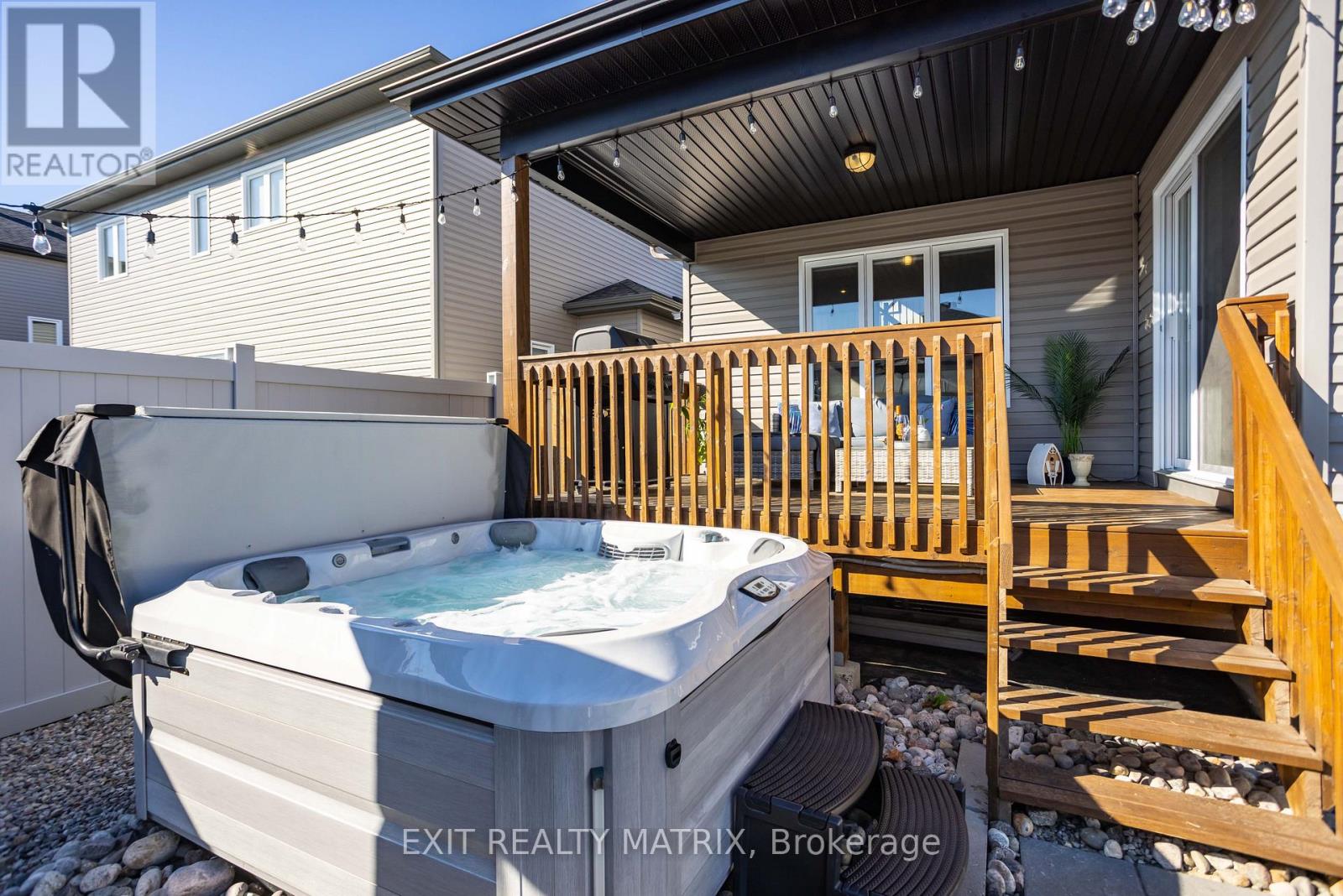 521 Marseille Street, Russell, Ontario  K0A 1W0 - Photo 41 - X12413089