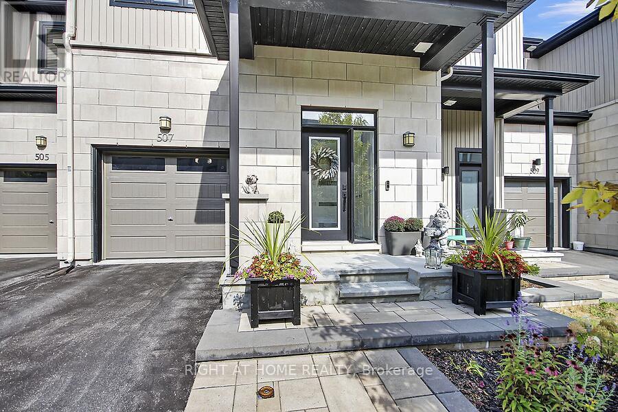 507 Radiant Private, Ottawa, Ontario  K2M 0M9 - Photo 2 - X12413170