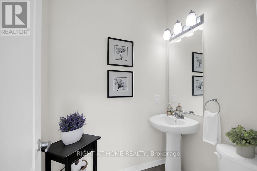 507 Radiant Private, Ottawa, Ontario  K2M 0M9 - Photo 5 - X12413170