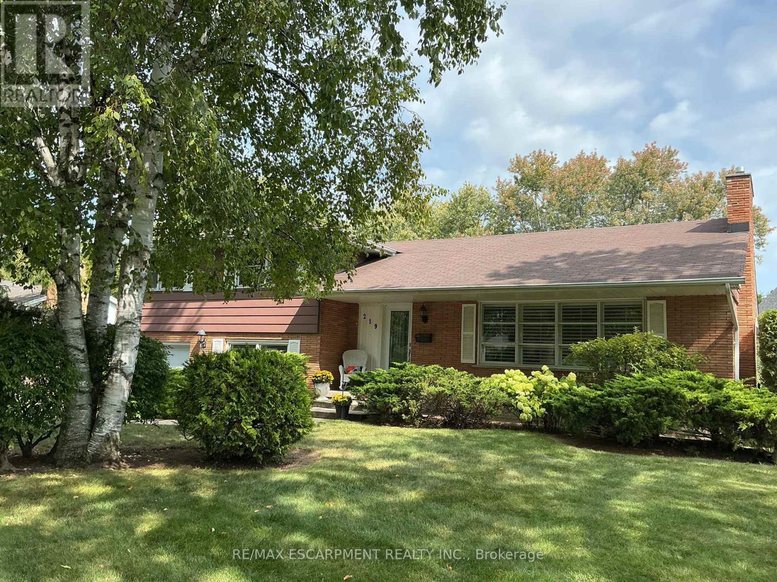 219 STRATHCONA DRIVE, Burlington, Ontario