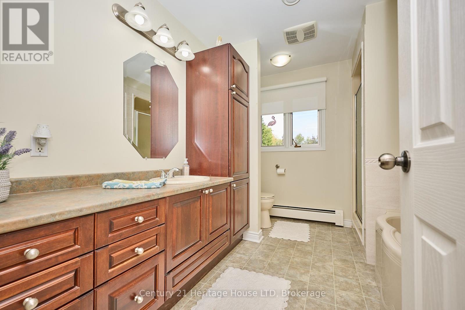 544 Rosehill Road, Fort Erie, Ontario  L2A 5M4 - Photo 19 - X12413166