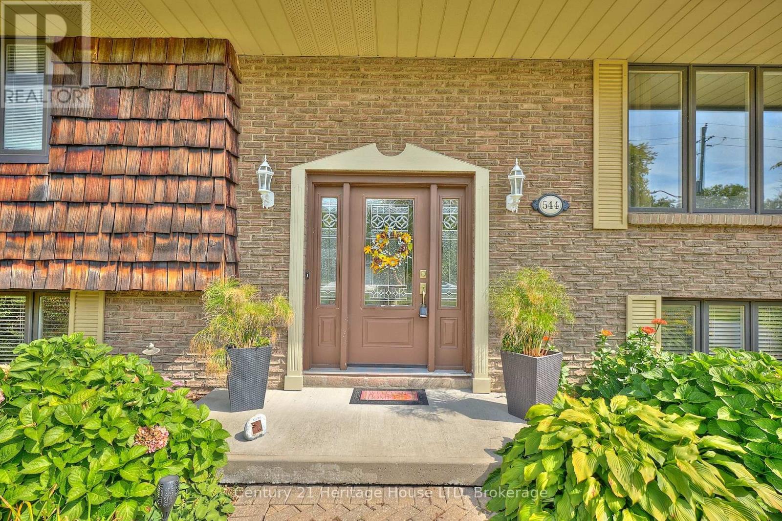 544 Rosehill Road, Fort Erie, Ontario  L2A 5M4 - Photo 4 - X12413166