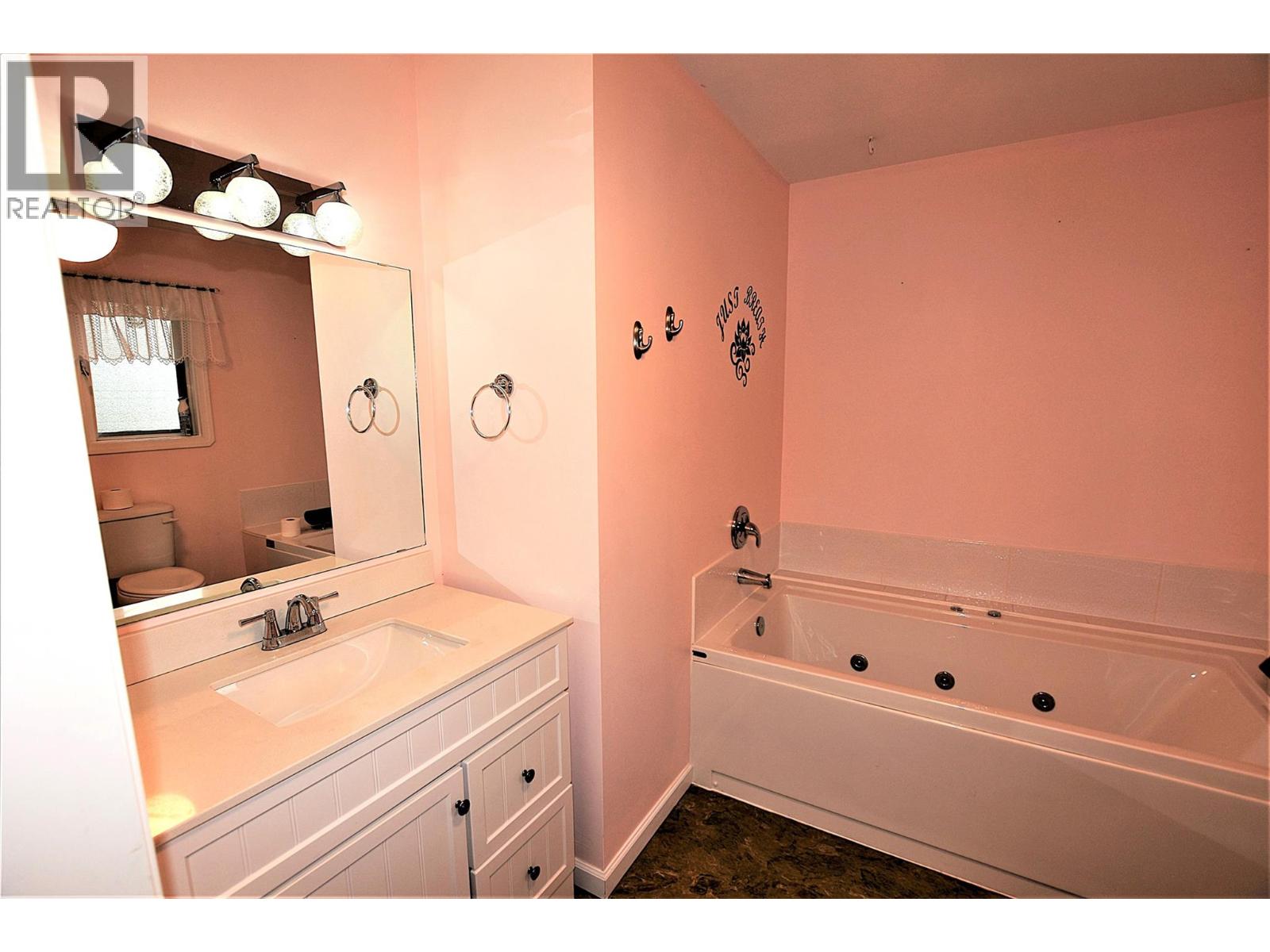 404 Hummingbird Avenue, Vernon, British Columbia  V1H 2A1 - Photo 20 - 10321411