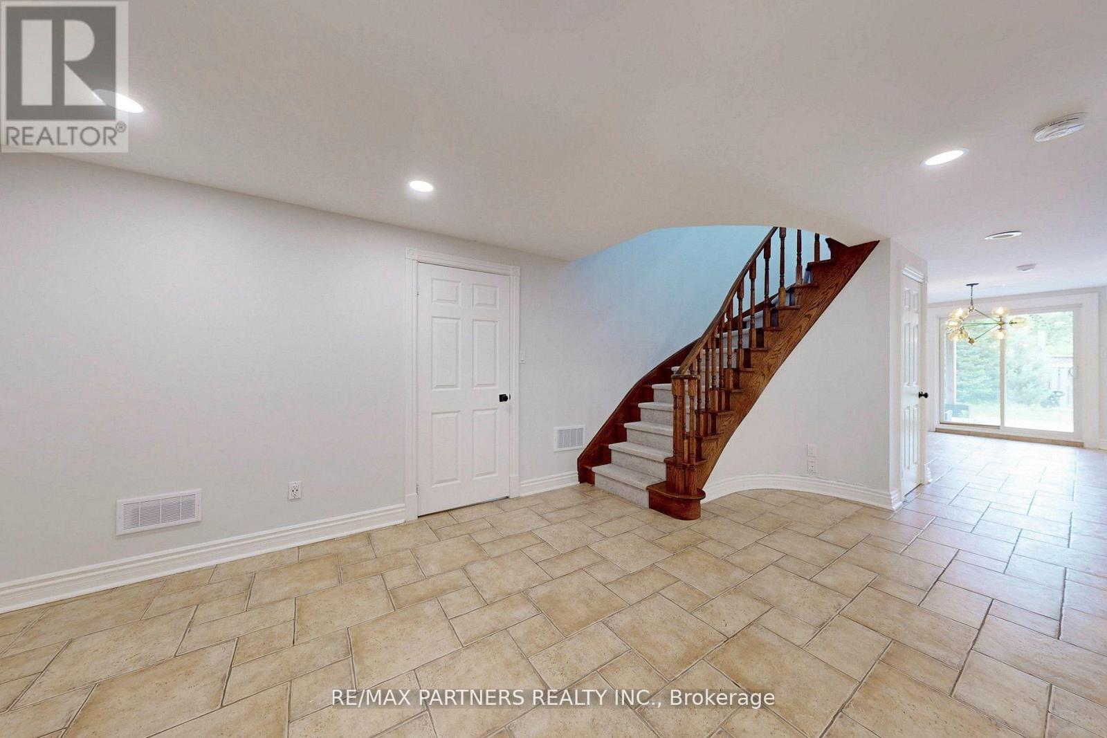 31 Eyer Drive, Markham (Cachet), Ontario  L6C 1T8 - Photo 37 - N12412944