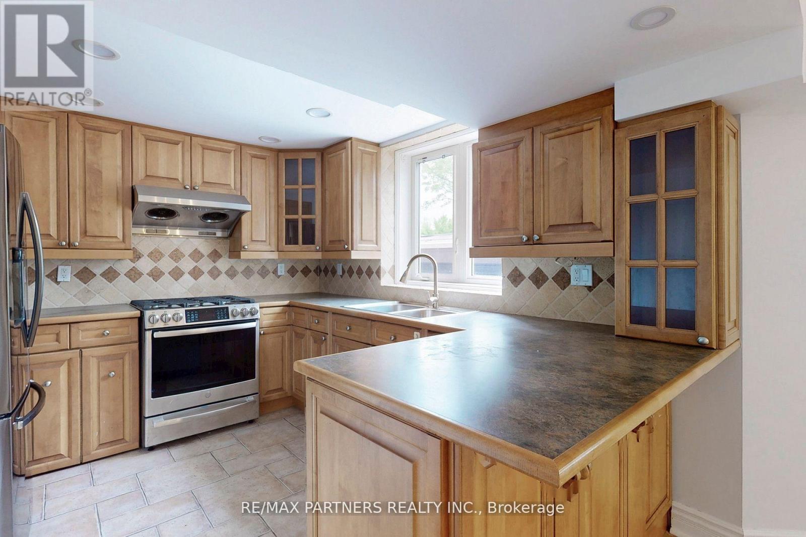 31 Eyer Drive, Markham (Cachet), Ontario  L6C 1T8 - Photo 40 - N12412944