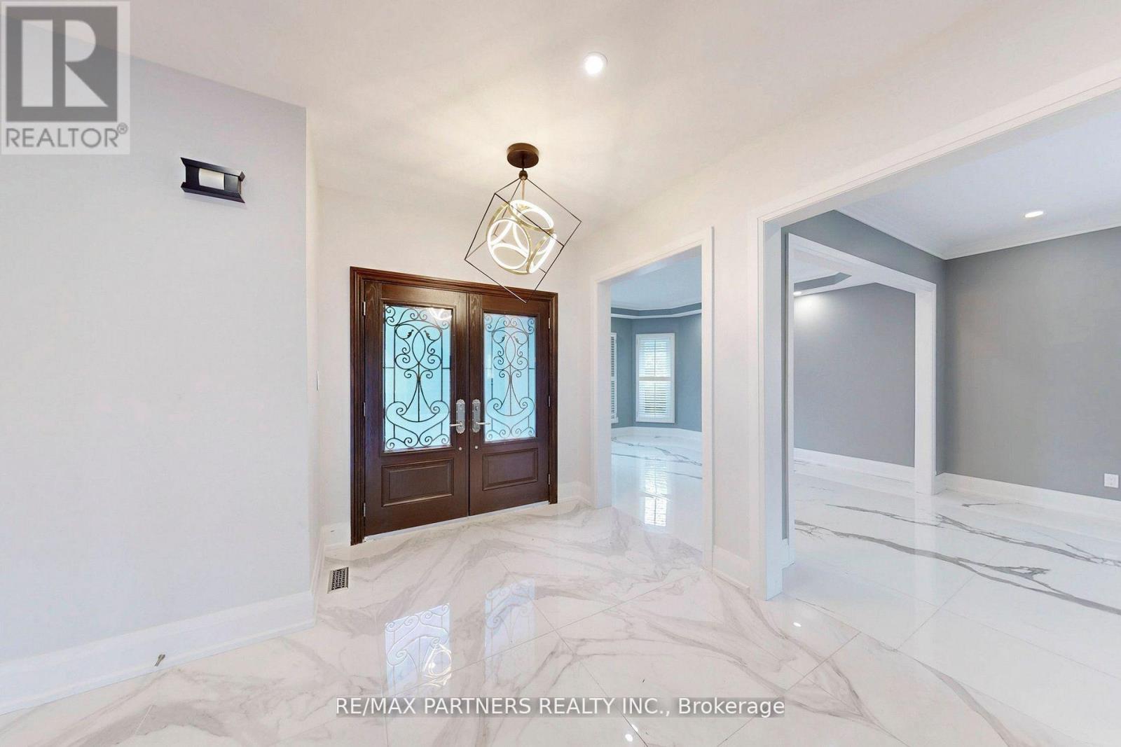 31 Eyer Drive, Markham (Cachet), Ontario  L6C 1T8 - Photo 6 - N12412944
