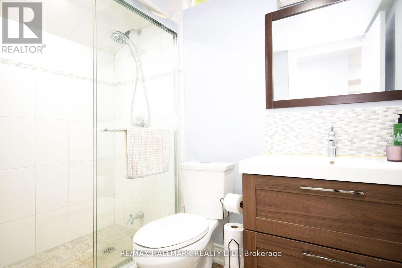 128 Wolf Creek Crescent, Vaughan, Ontario  L6A 4C1 - Photo 21 - N12413007