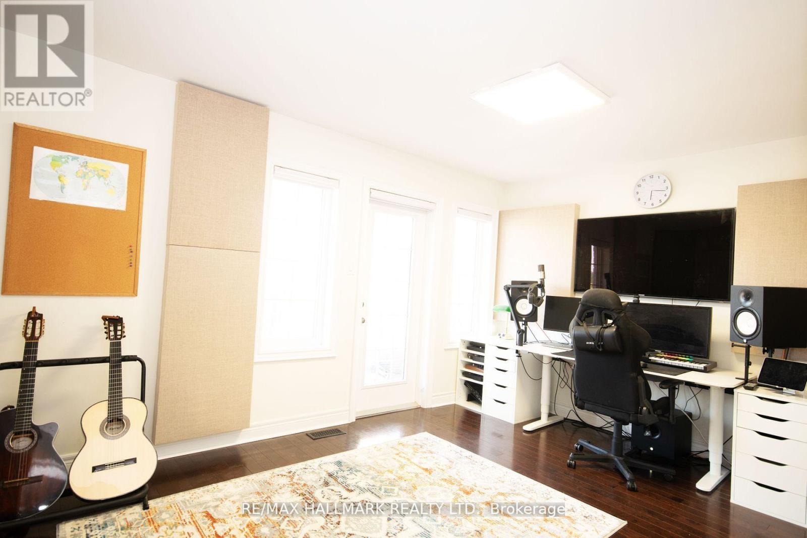 128 Wolf Creek Crescent, Vaughan, Ontario  L6A 4C1 - Photo 24 - N12413007