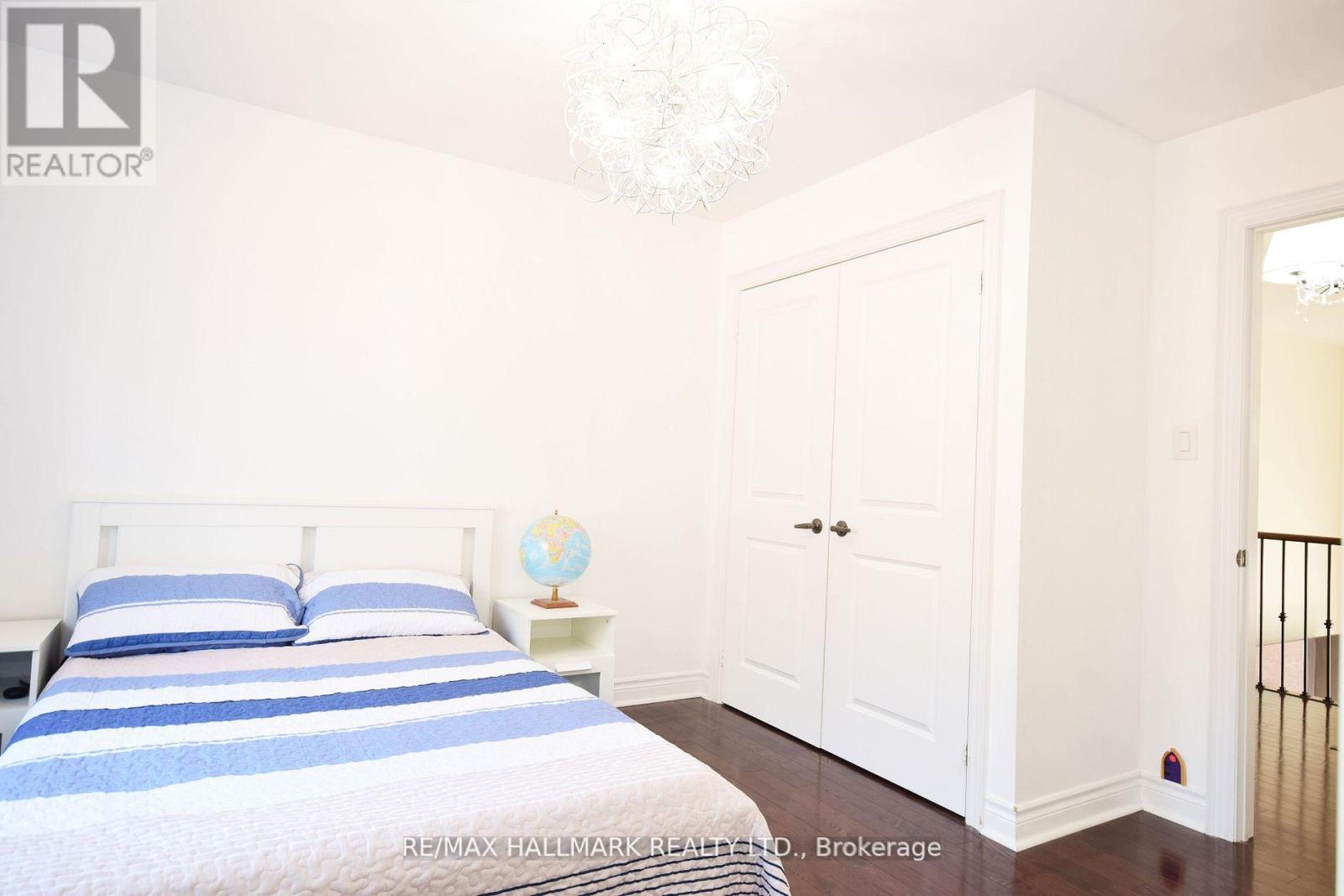 128 Wolf Creek Crescent, Vaughan, Ontario  L6A 4C1 - Photo 31 - N12413007