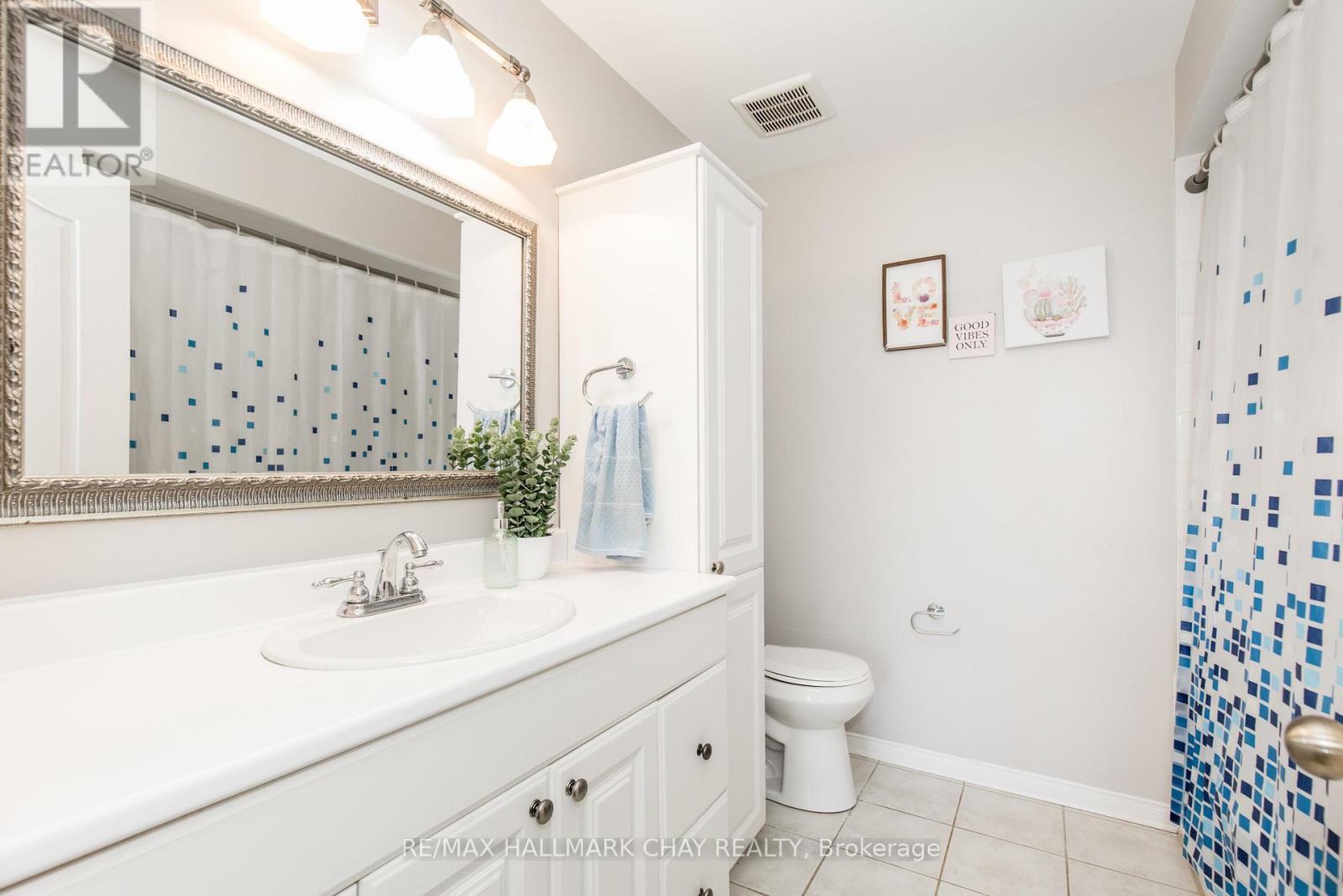 256 Ferndale Drive S, Barrie (Ardagh), Ontario  L4N 8J9 - Photo 13 - S12412382