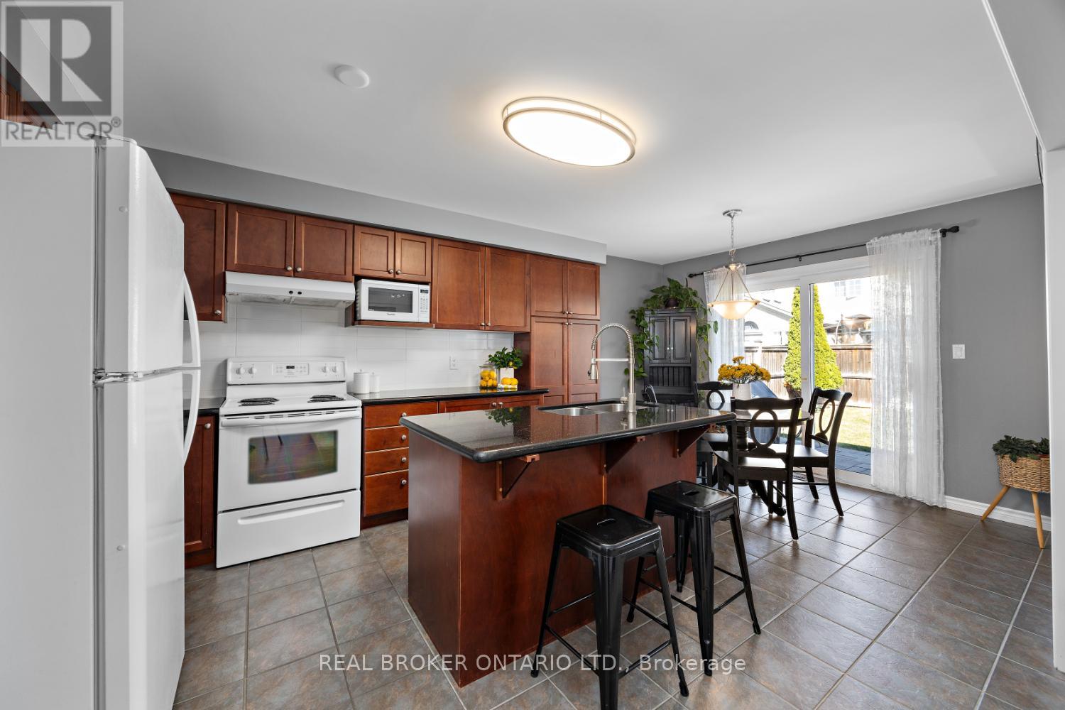 615 Oxbow Crescent, Oshawa, Ontario  L1K 3A8 - Photo 6 - E12413034