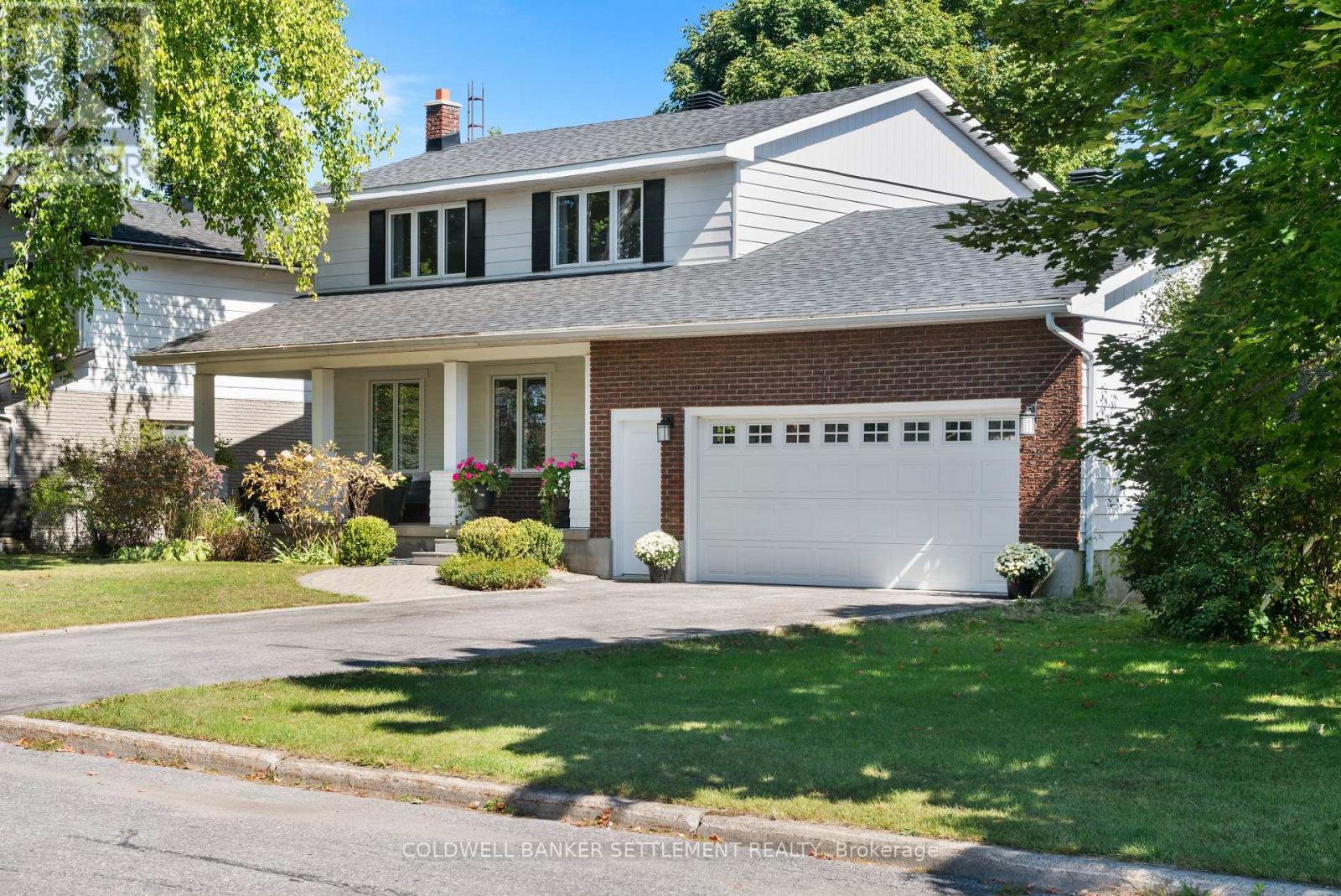 11 Scott Crescent, Perth, Ontario  K7H 3J4 - Photo 2 - X12413115