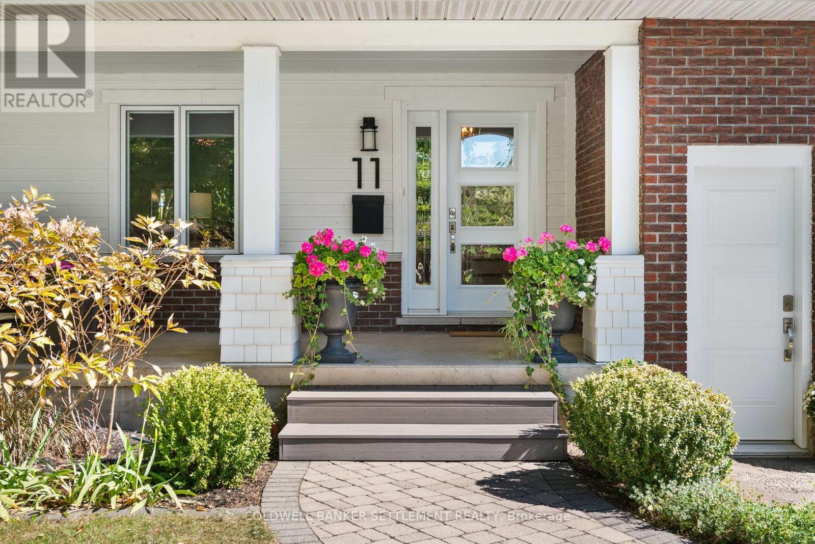 11 Scott Crescent, Perth, Ontario  K7H 3J4 - Photo 3 - X12413115