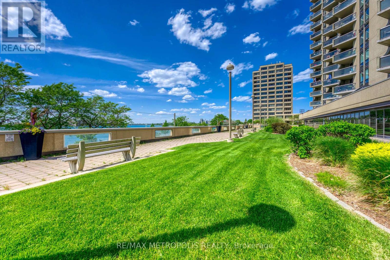 1408 - 155 Front Street N, Sarnia, Ontario  N7T 7V5 - Photo 47 - X12397981