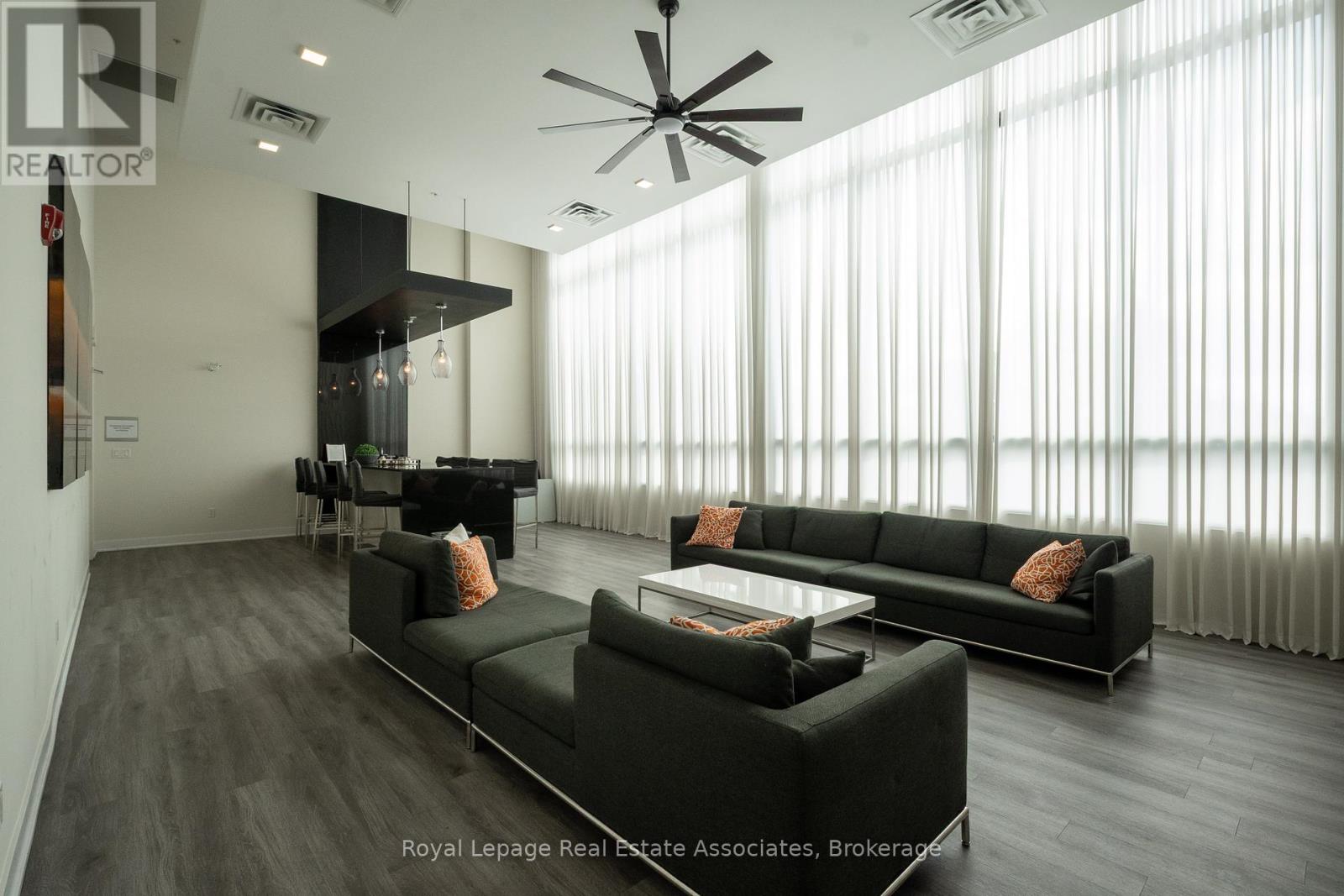 108 - 3170 Erin Mills Parkway, Mississauga, Ontario  L5L 0B6 - Photo 18 - W12379669