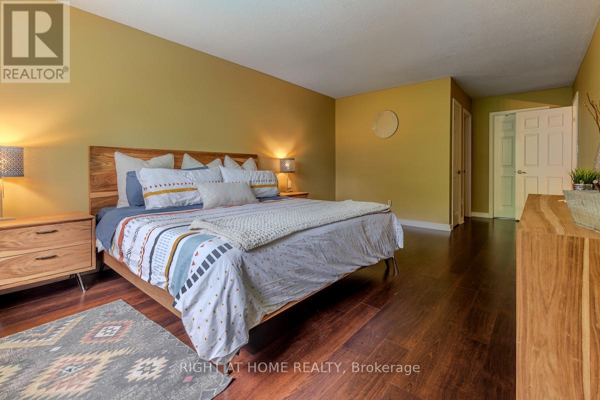 1456 Ballyclare Drive, Mississauga, Ontario  L5C 1J5 - Photo 27 - W12412942