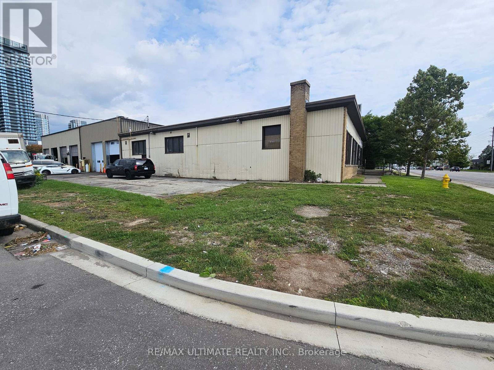 314 EVANS AVENUE, Toronto, Ontario