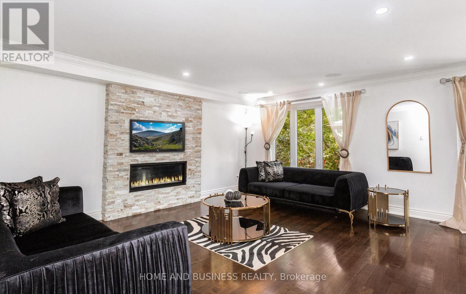 2192 Oakmead Boulevard, Oakville, Ontario  L6H 6B4 - Photo 11 - W12412970