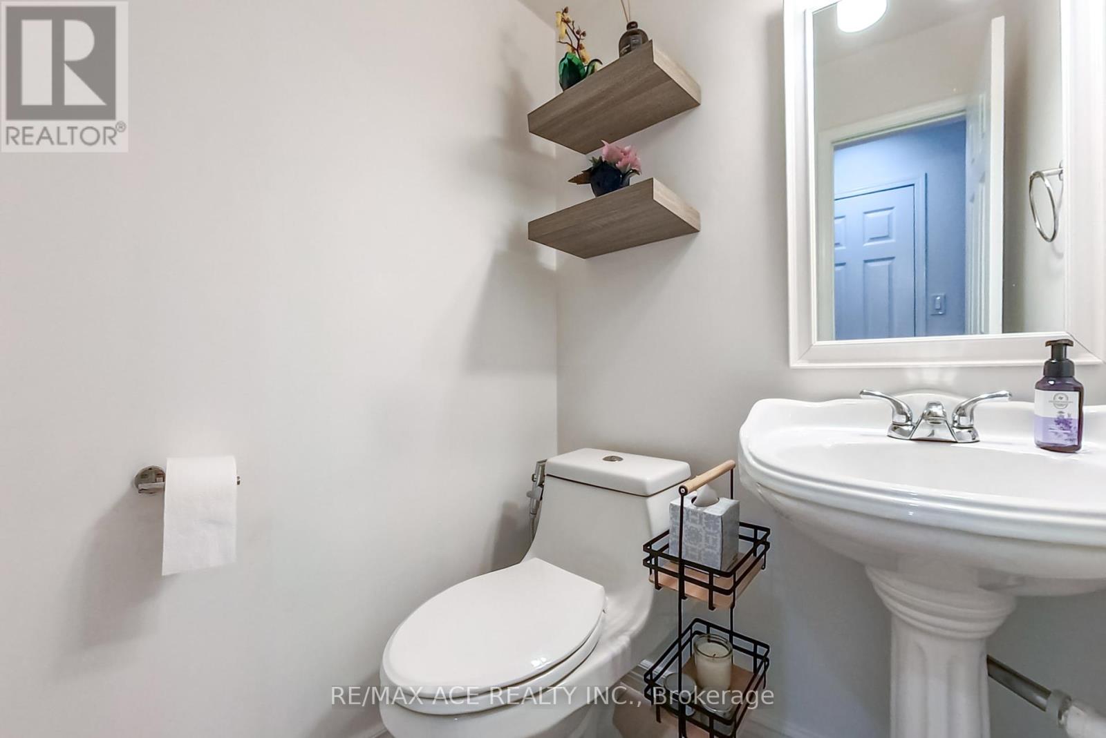 22 - 1525 South Parade Court, Mississauga (East Credit), Ontario  L5M 6E9 - Photo 16 - W12412988