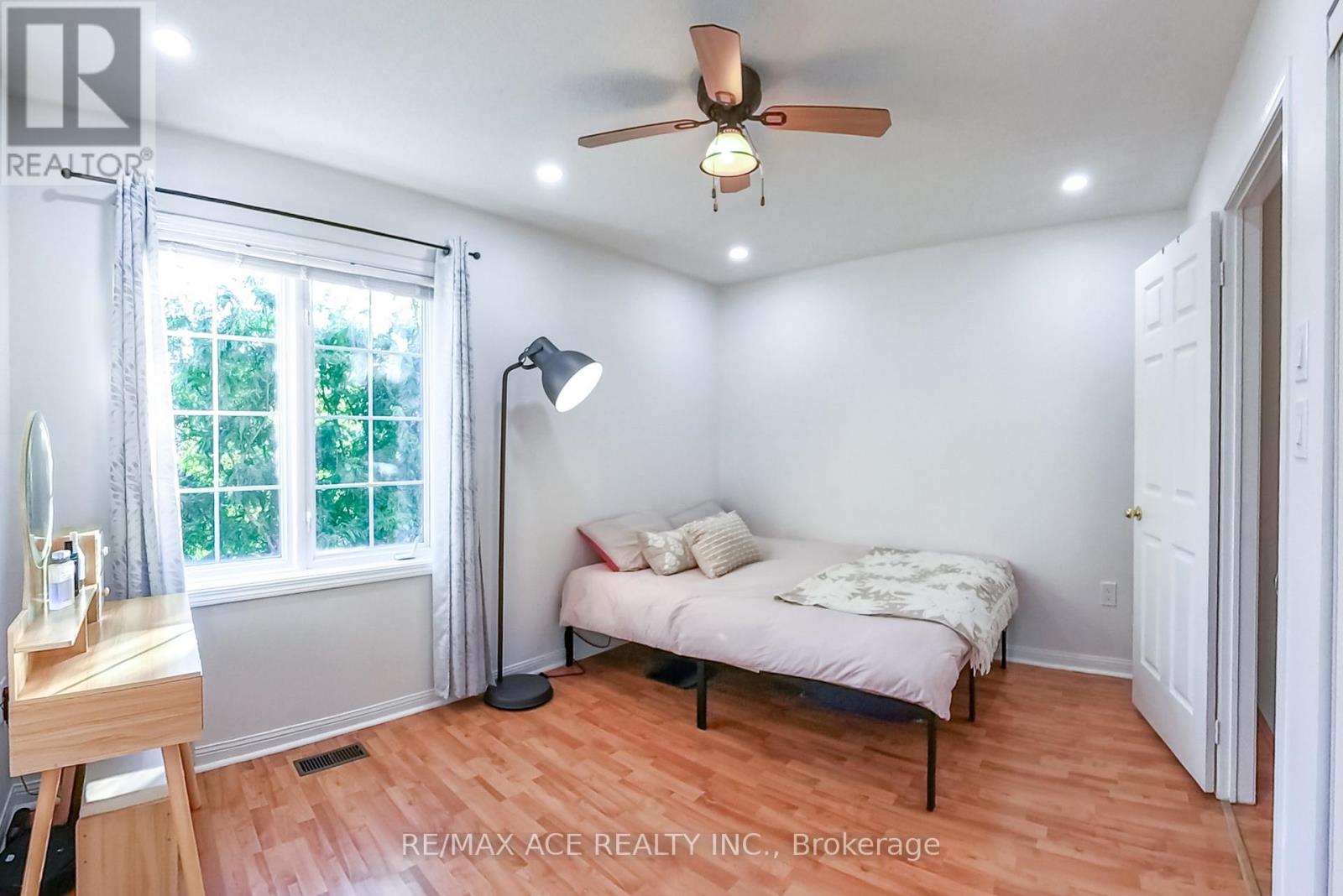 22 - 1525 South Parade Court, Mississauga (East Credit), Ontario  L5M 6E9 - Photo 19 - W12412988