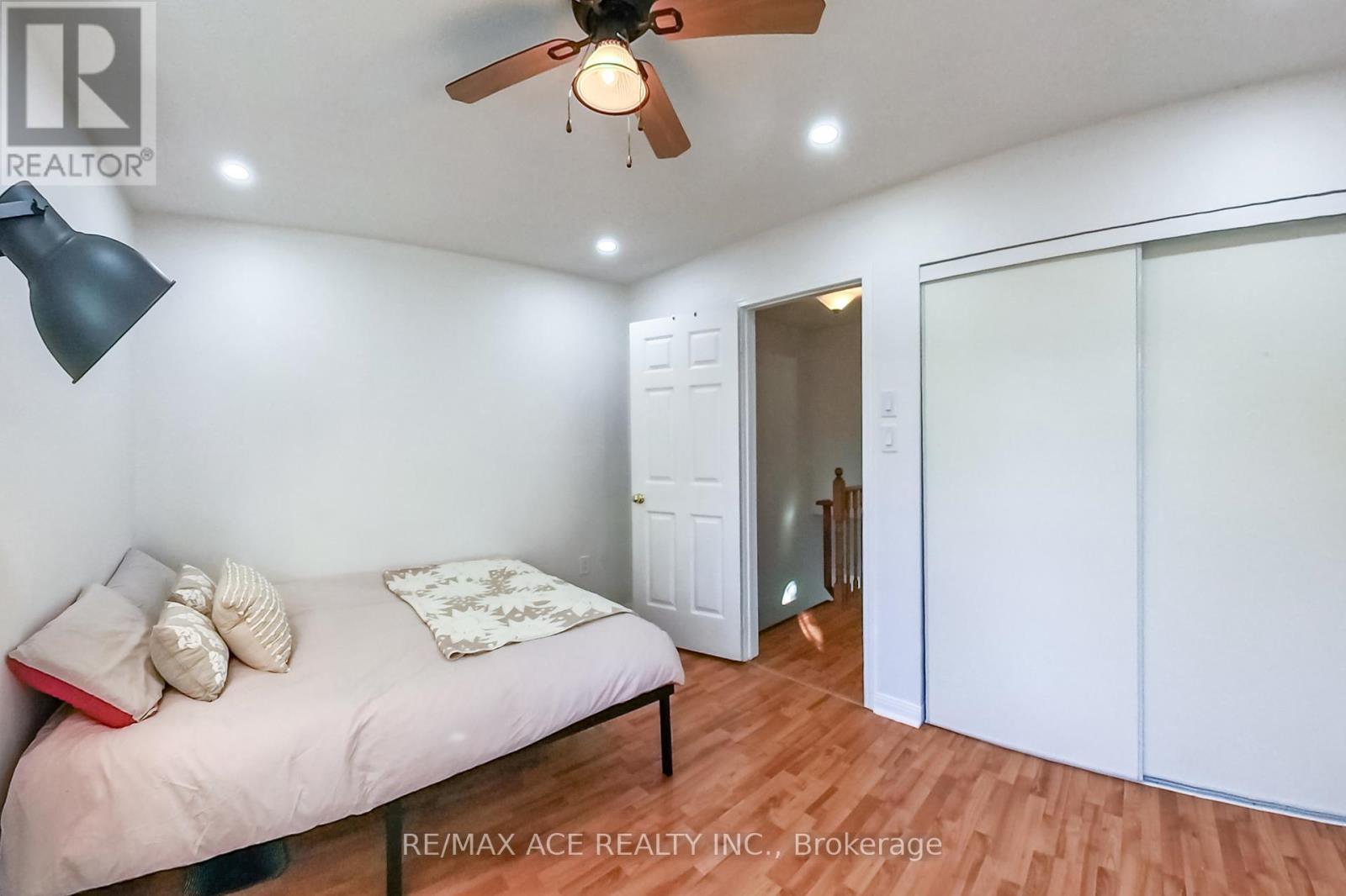 22 - 1525 South Parade Court, Mississauga (East Credit), Ontario  L5M 6E9 - Photo 20 - W12412988