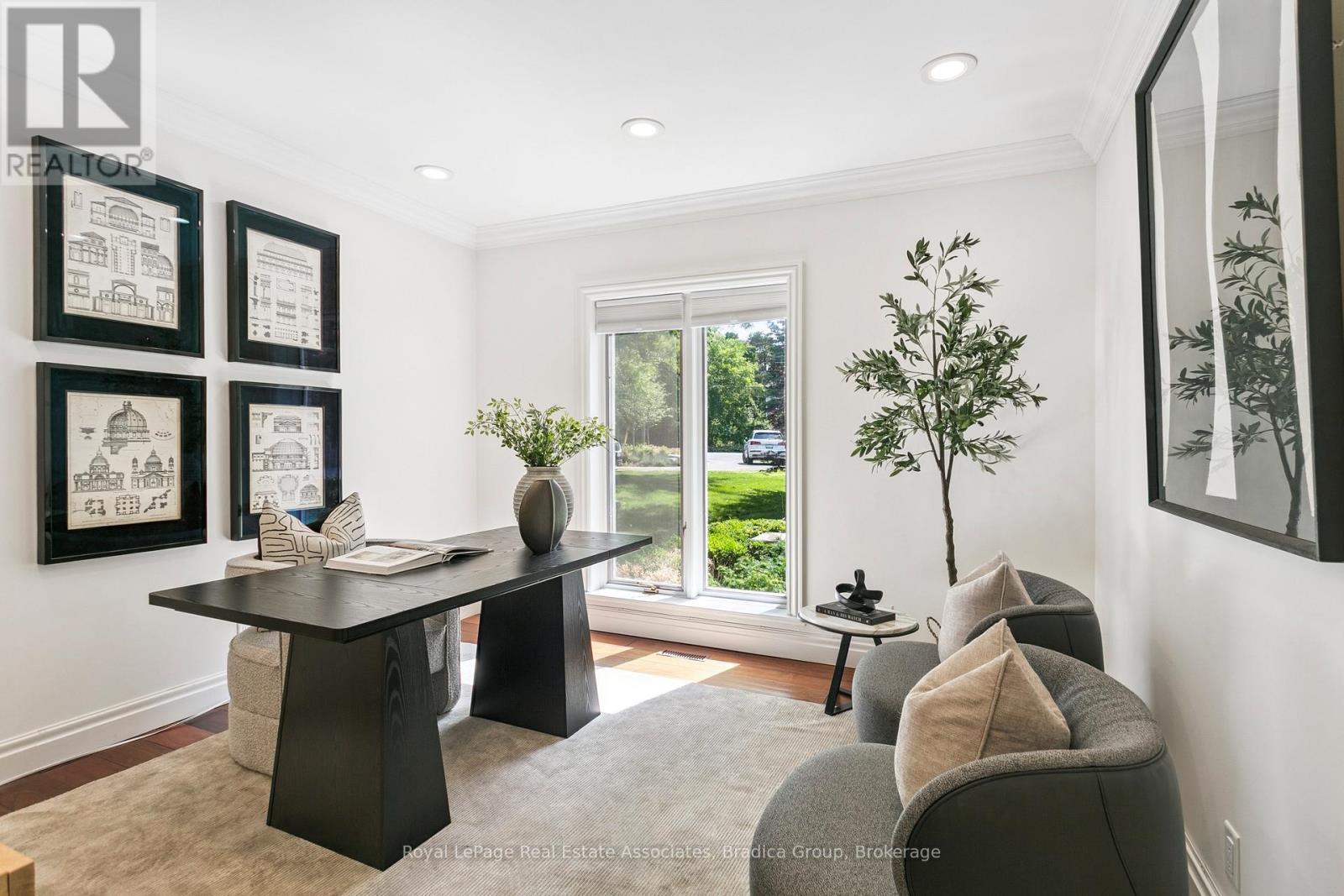 19 Lorraine Gardens, Toronto, Ontario  M9B 4Z5 - Photo 14 - W12412997