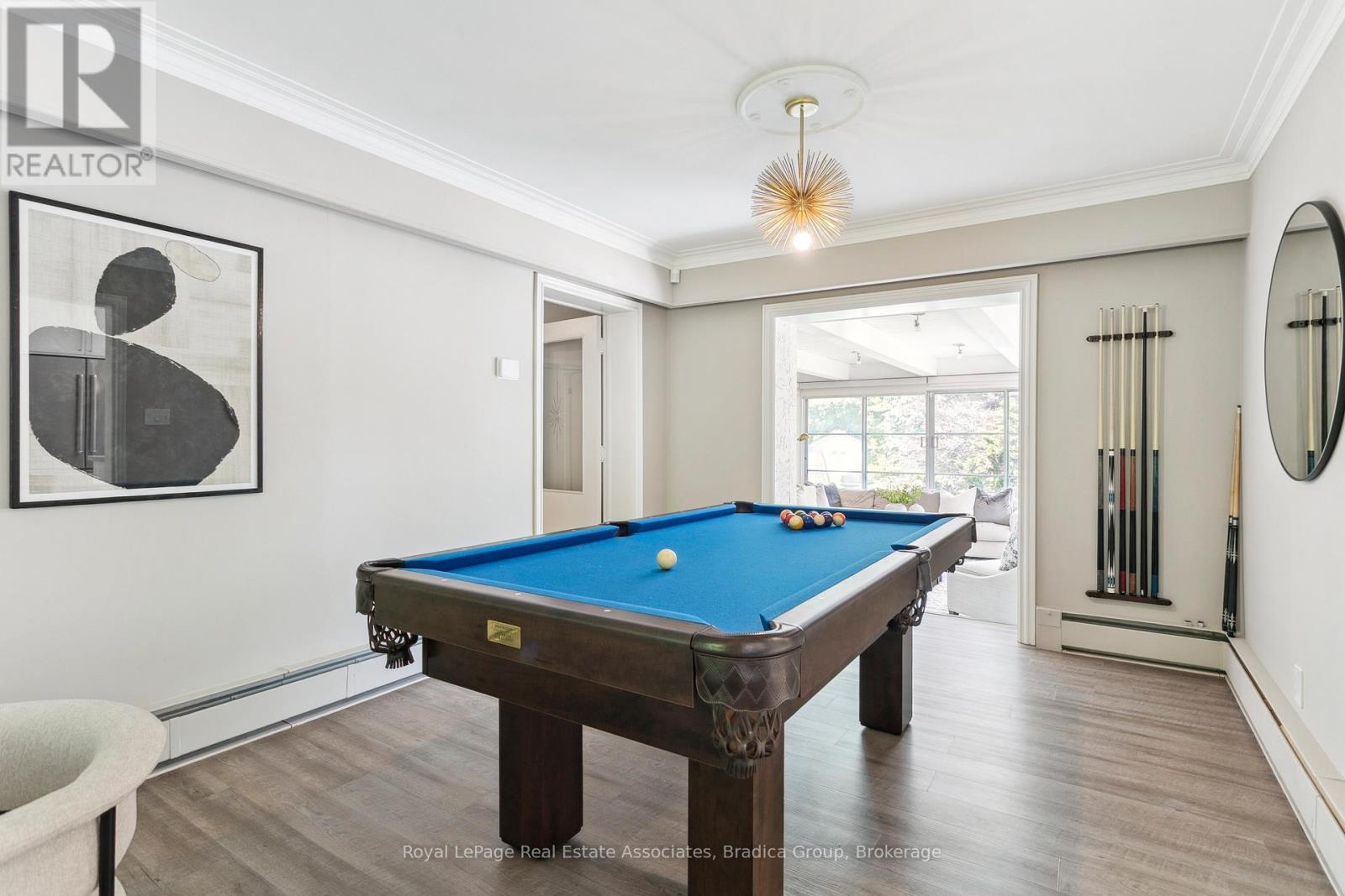 19 Lorraine Gardens, Toronto, Ontario  M9B 4Z5 - Photo 17 - W12412997